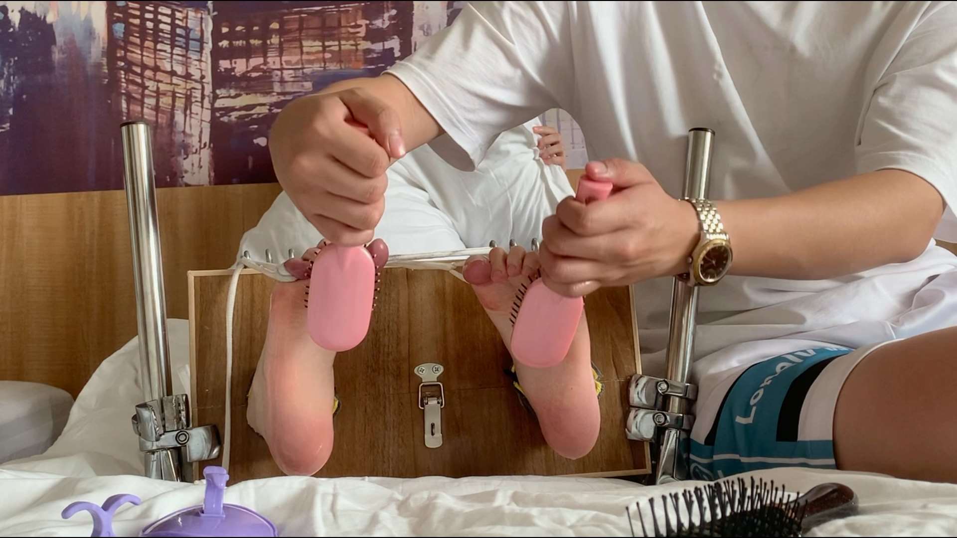 《挠绑着脚的学姐》作品图