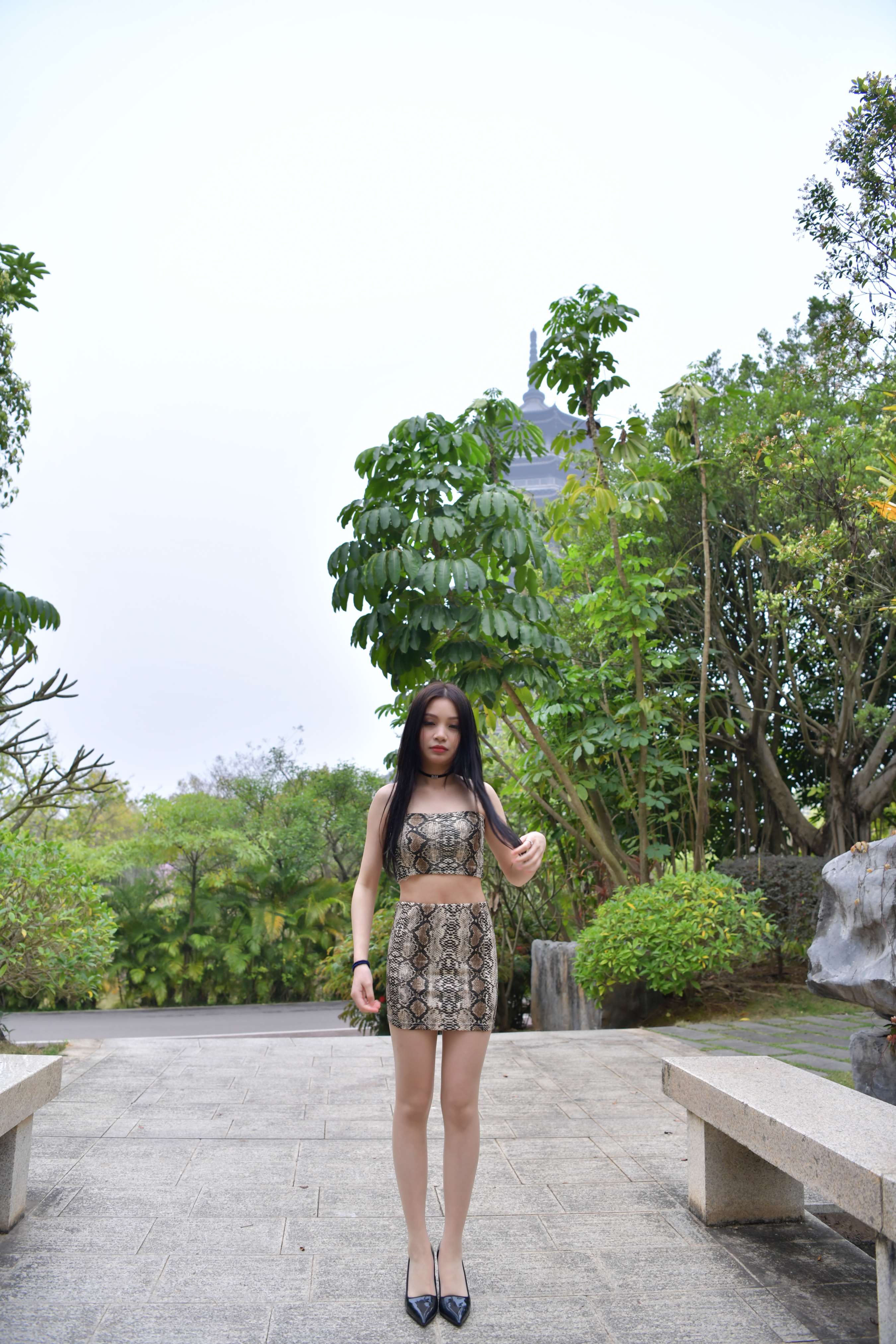 《大二学妹的高跟丝足》作品图