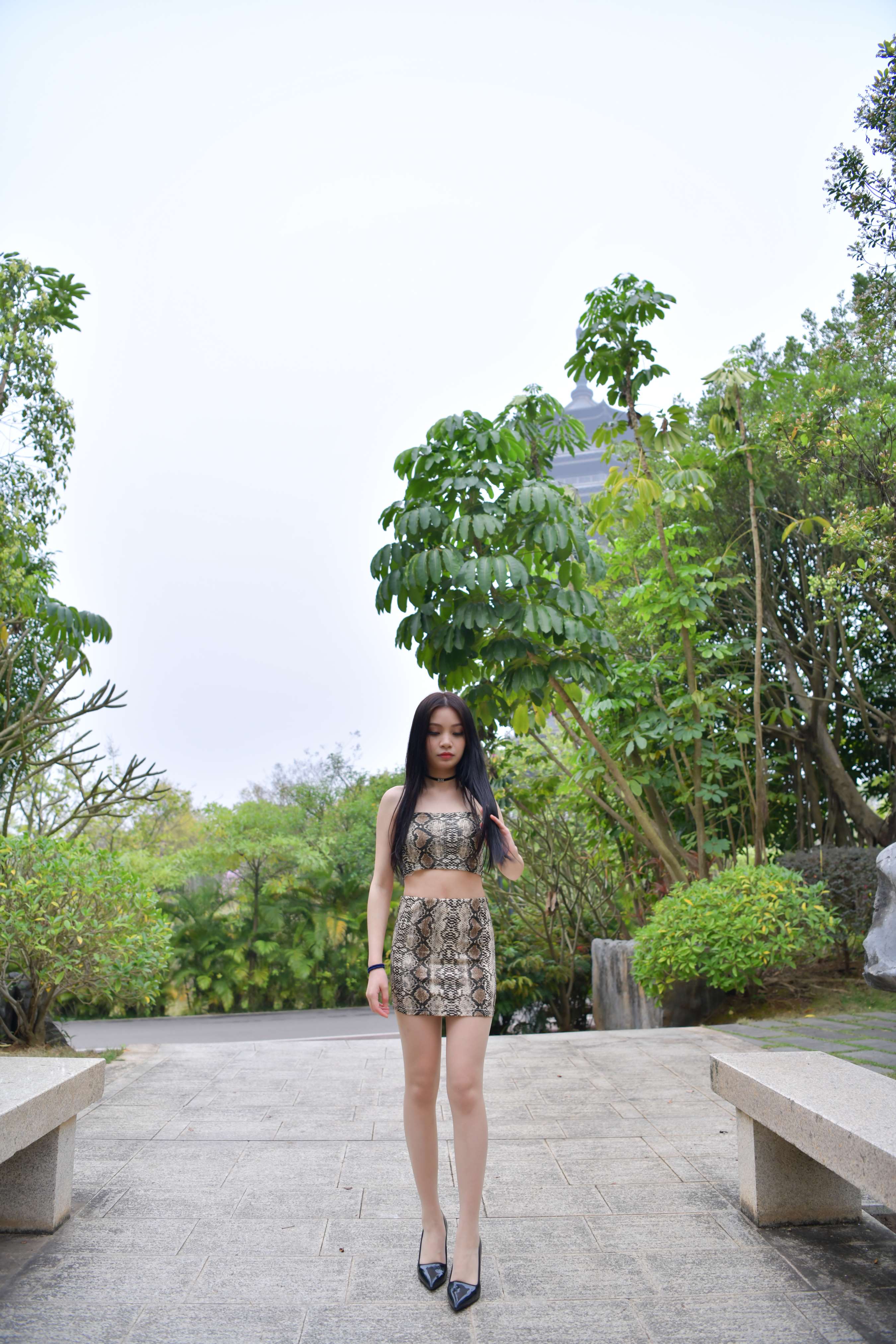 《大二学妹的高跟丝足》作品图