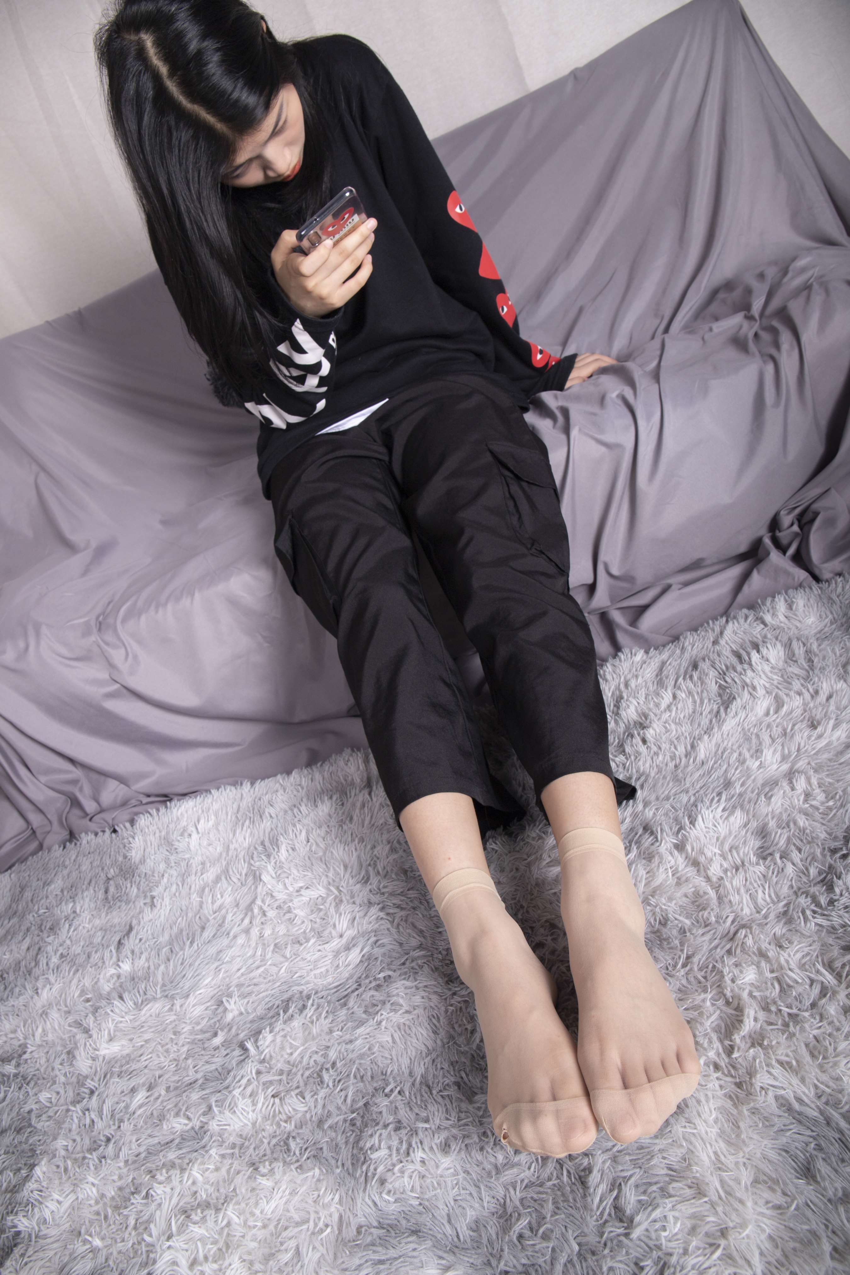 《秋秋师妹肉丝脚丫》作品图