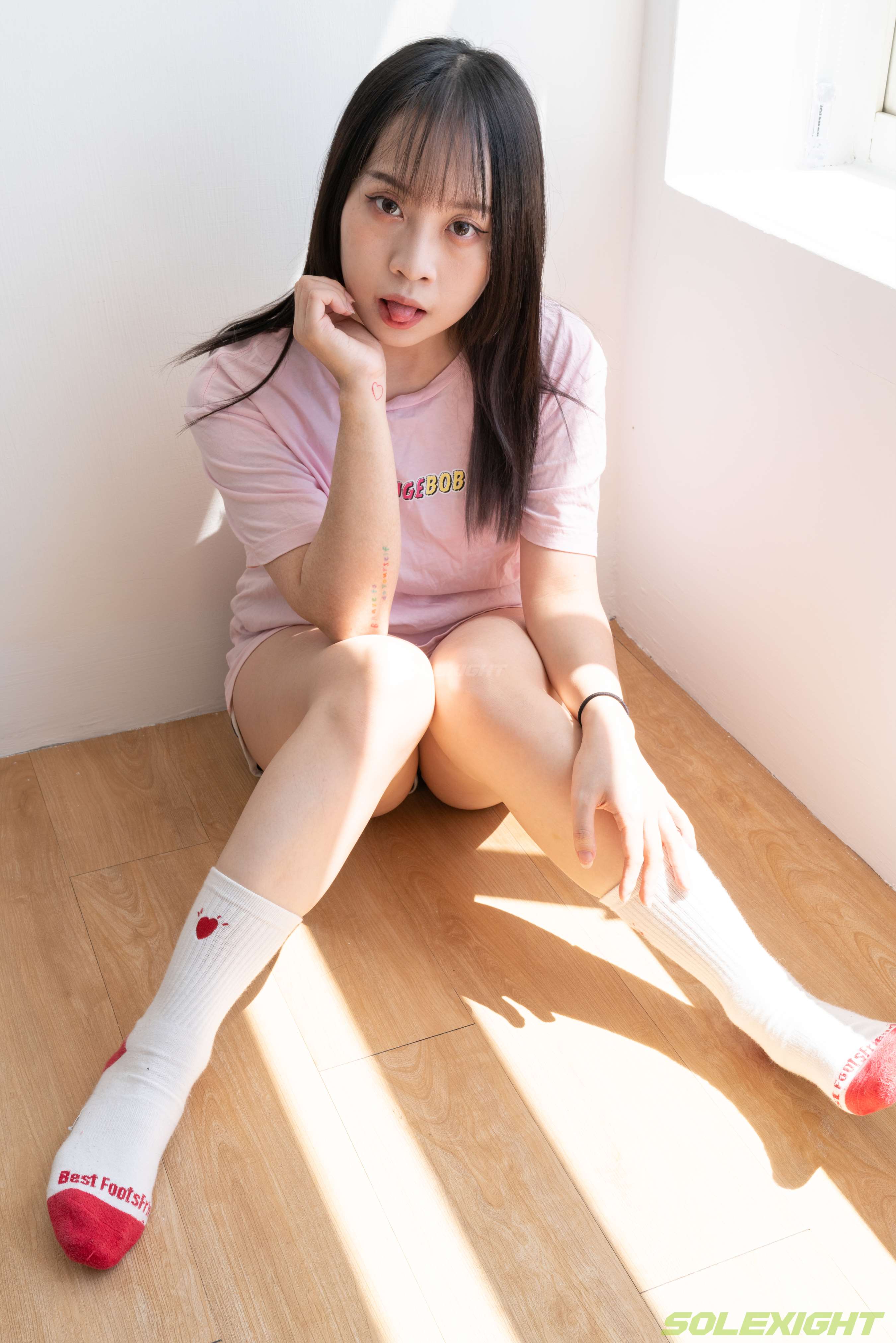 《Sophia裸足棉袜》作品图