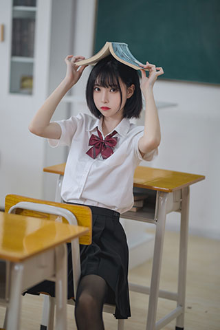 许岚少女教室JK黑丝