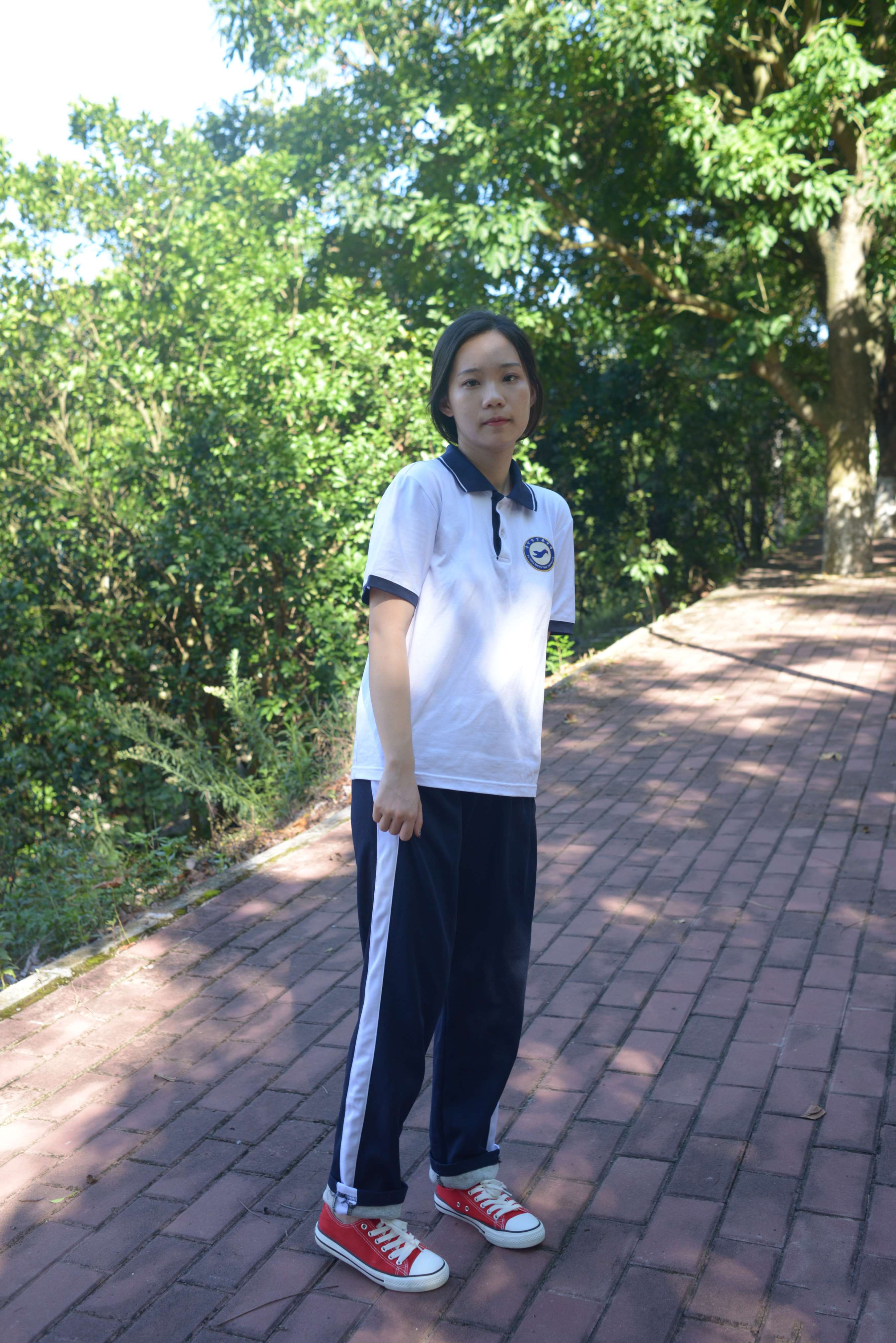 《少女校服帆布鞋の船袜脚》作品图