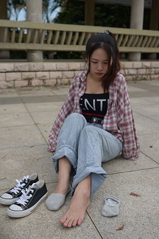 薛睛少女 – 夏日人间