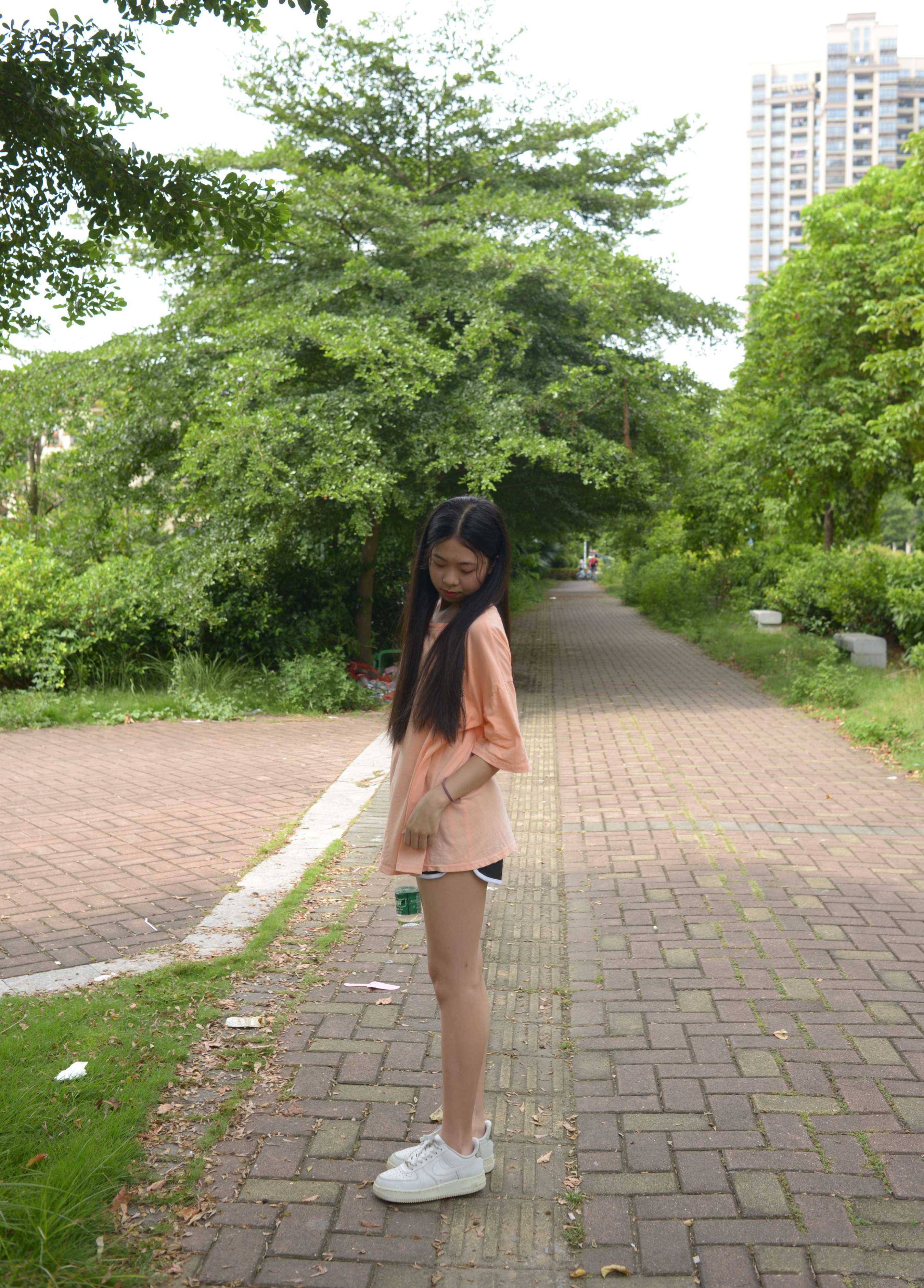 《小语学妹–与夏天的拥抱》作品图