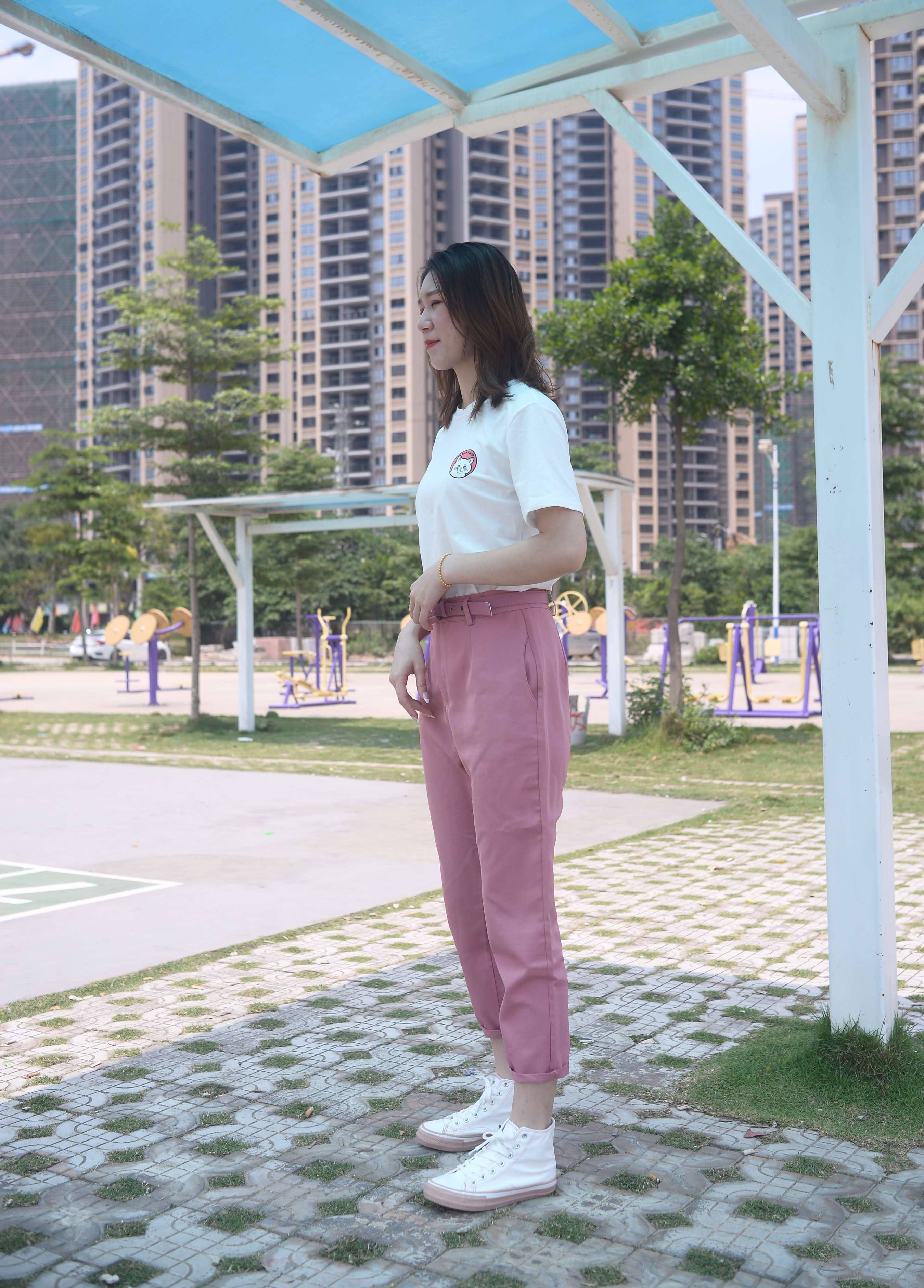 《赵沛少女-夏天有梅子味的晚霞 》作品图