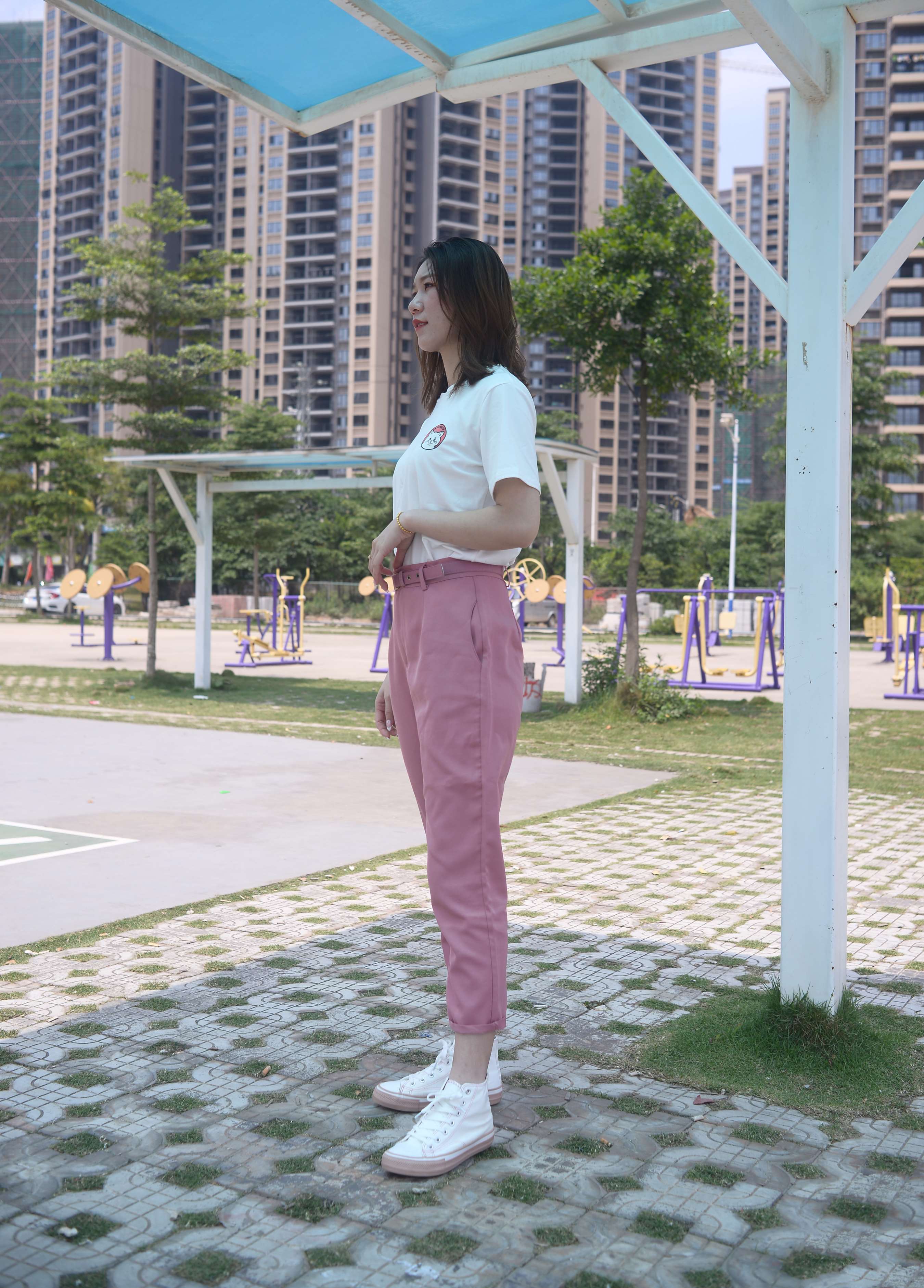 《赵沛少女-夏天有梅子味的晚霞 》作品图