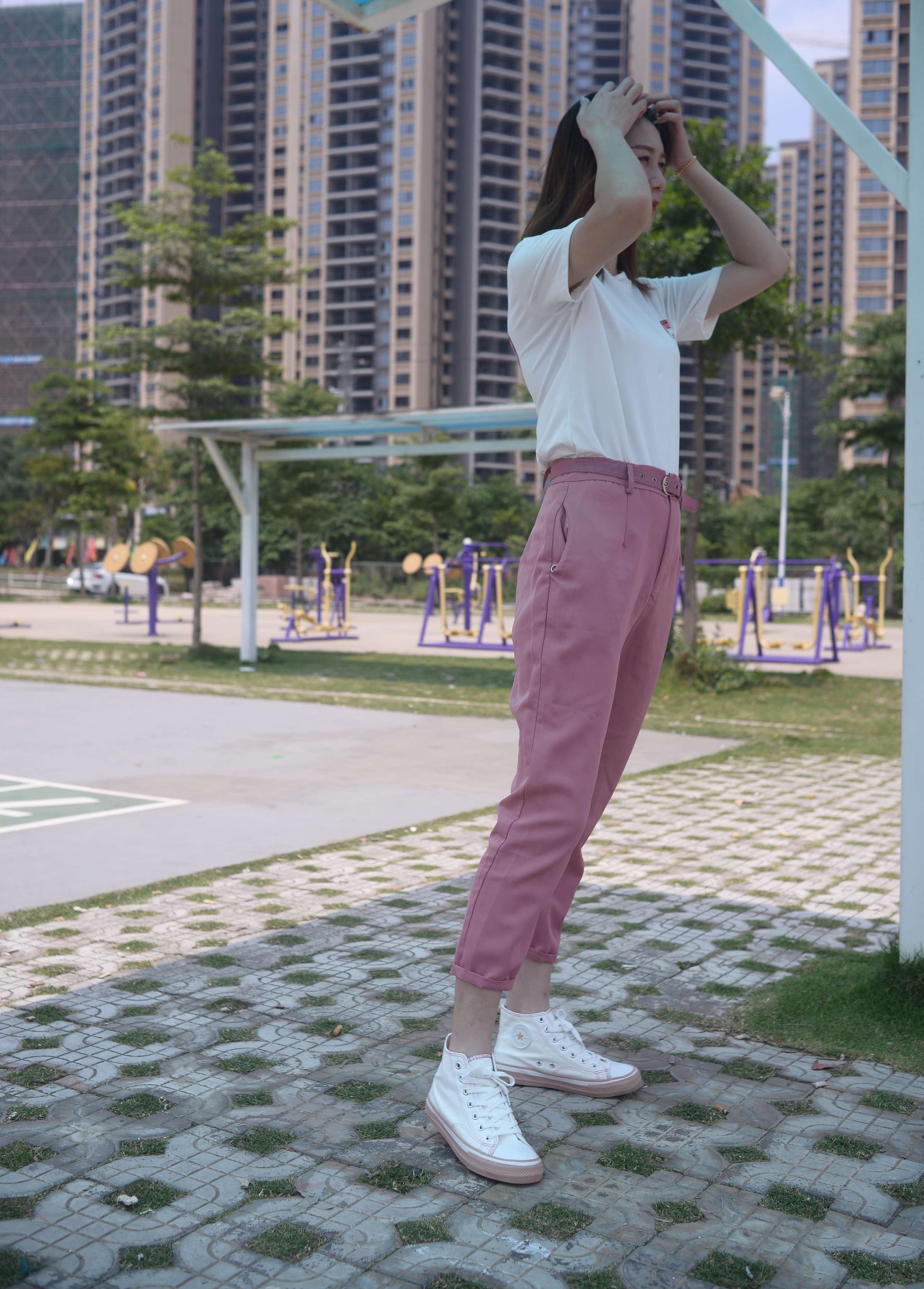 《赵沛少女-夏天有梅子味的晚霞 》作品图