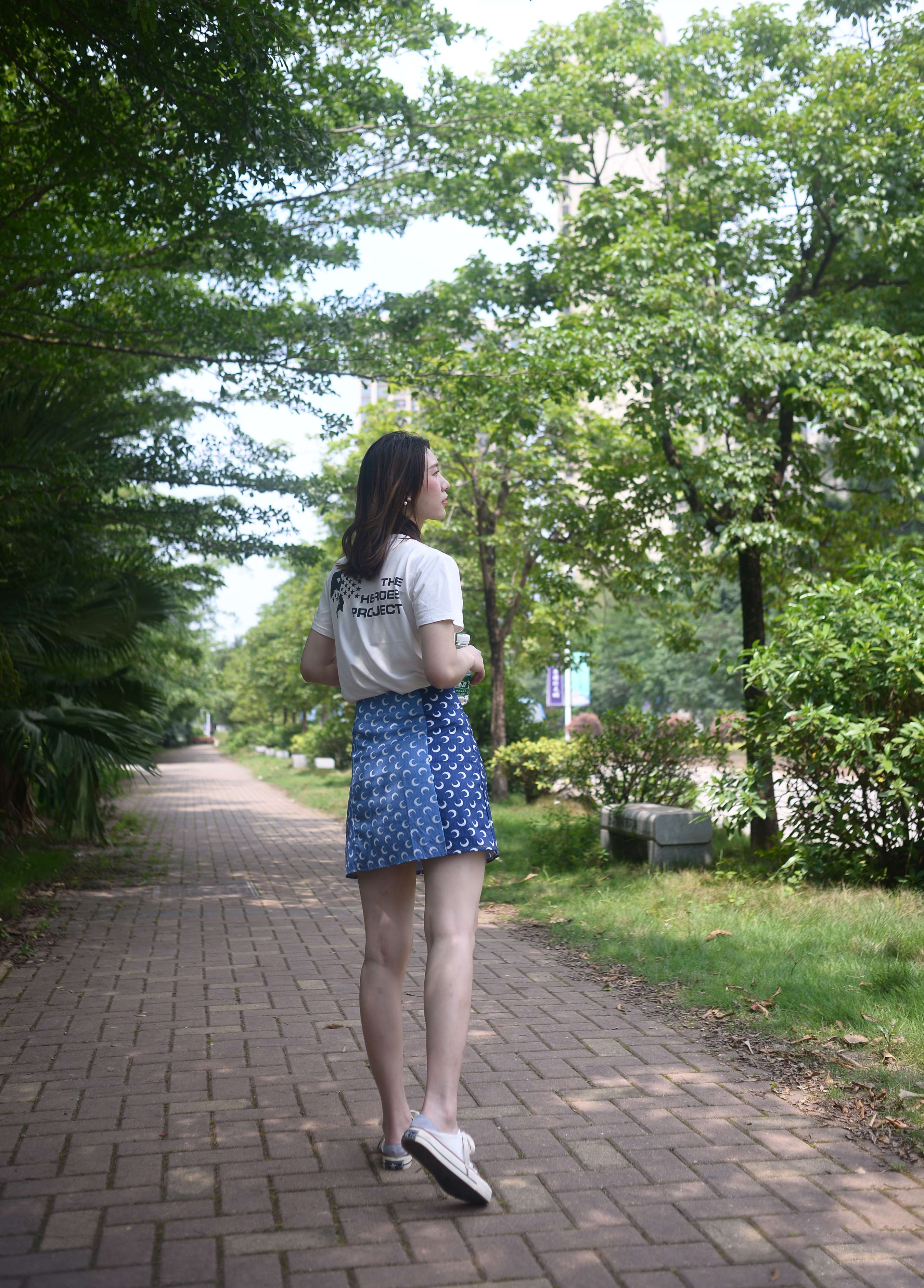 《赵沛师妹 花醒了就红过爱情》作品图