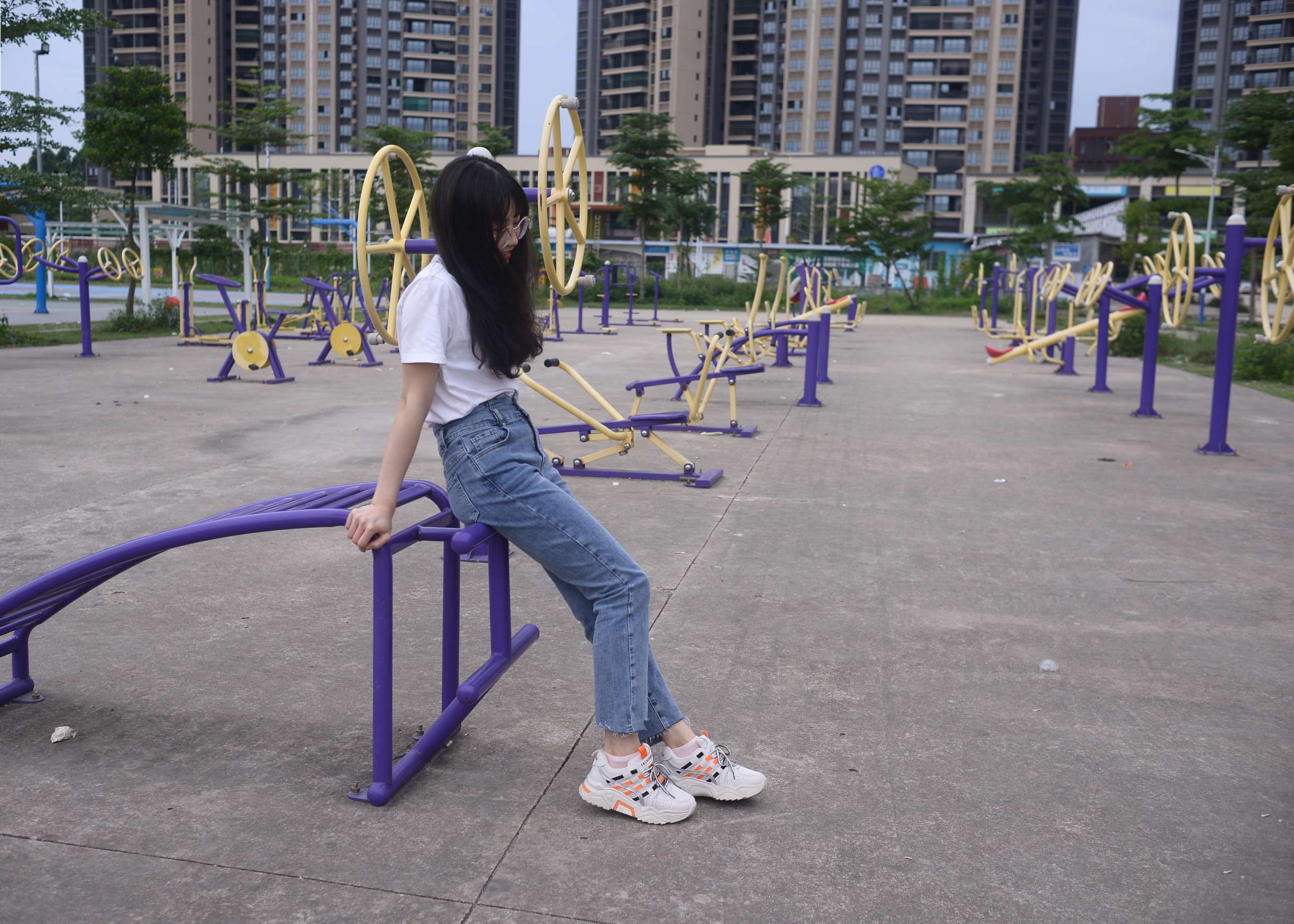 《潘潘学妹 忽然又夏天》作品图