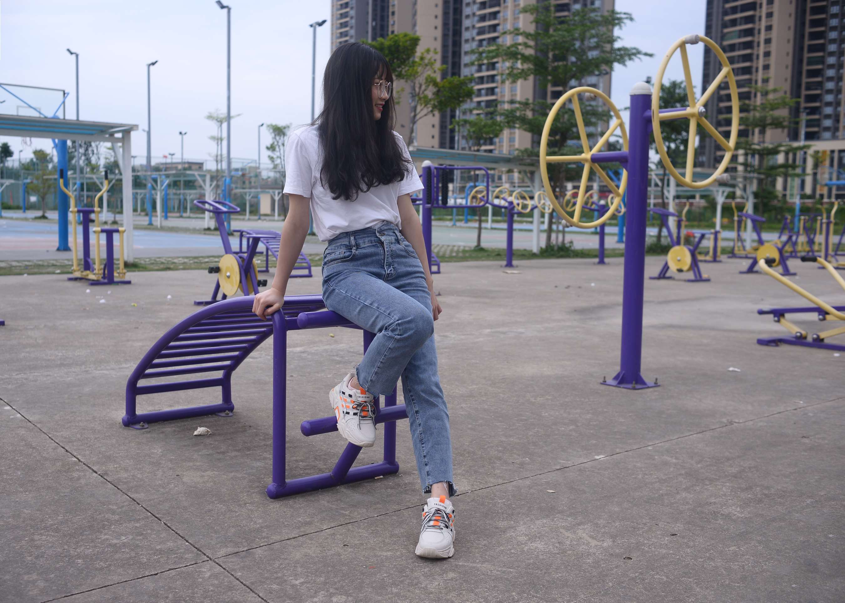 《潘潘学妹 忽然又夏天》作品图