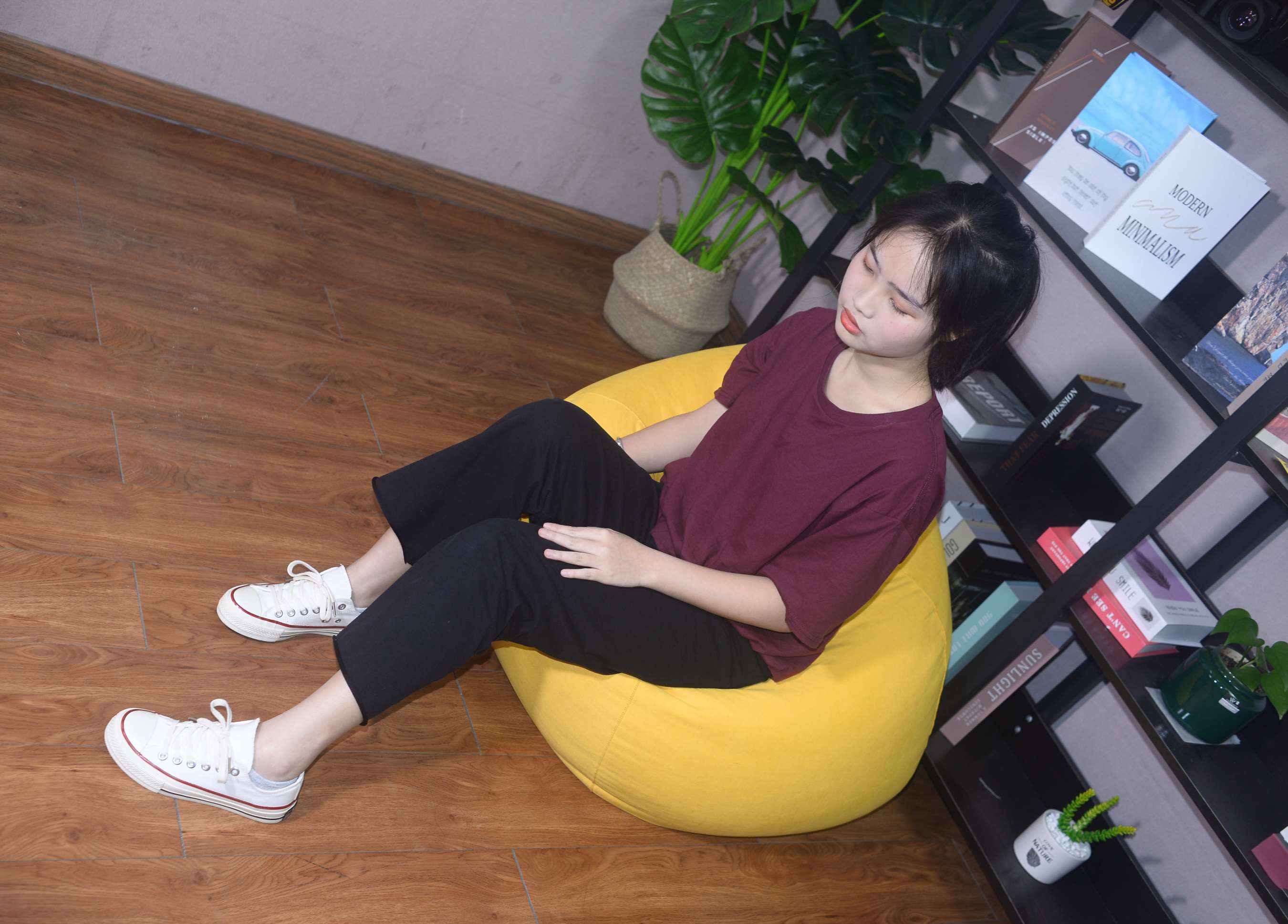 《小希少女-灯火阑珊处》作品图