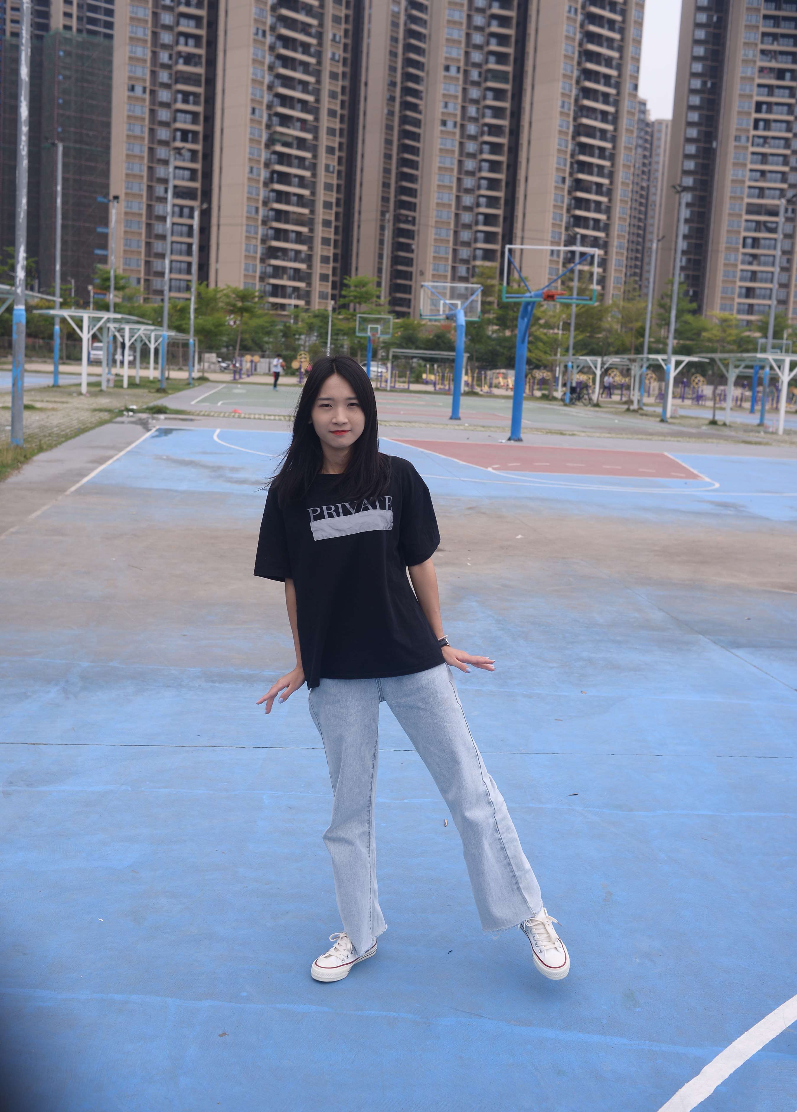 《绵绵小姐姐 愿年年这一生有始常无终》作品图