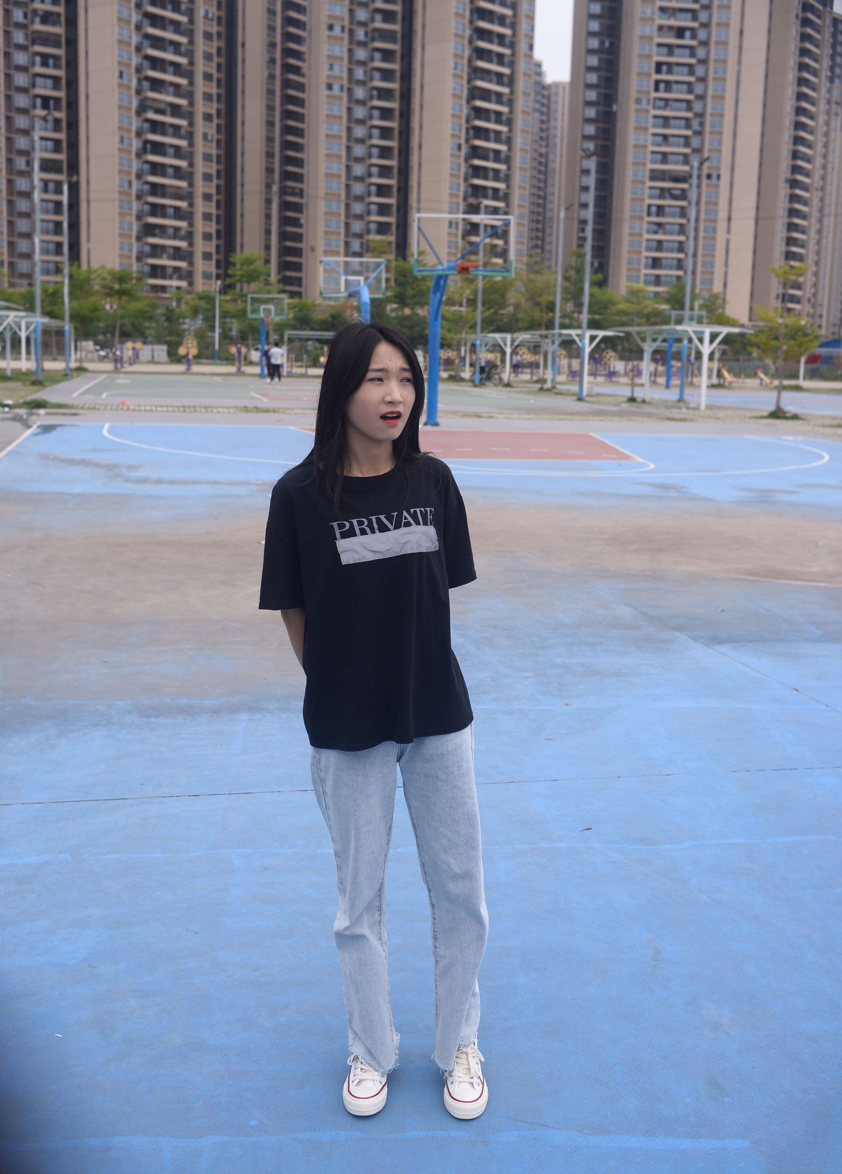 《绵绵小姐姐 愿年年这一生有始常无终》作品图