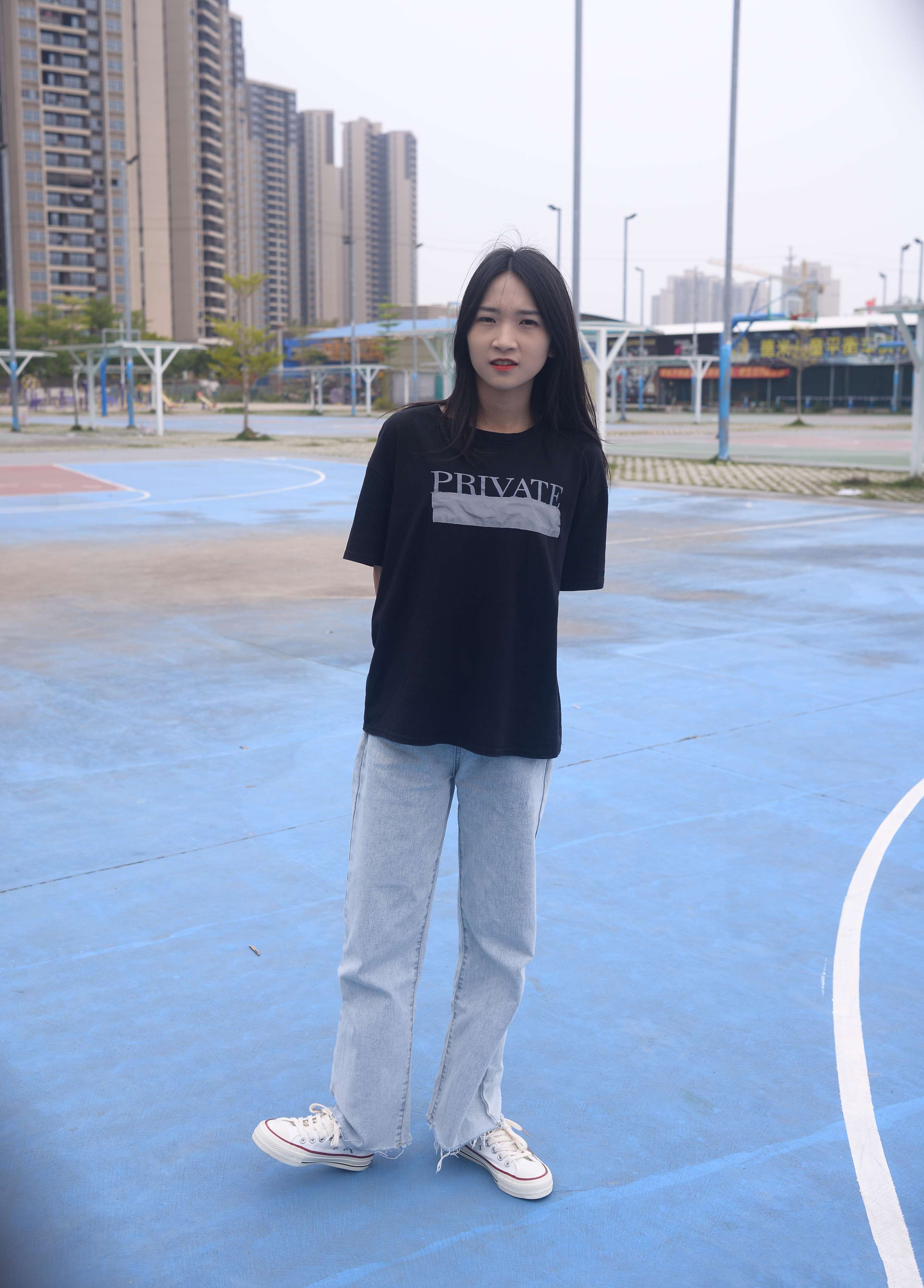 《绵绵小姐姐 愿年年这一生有始常无终》作品图