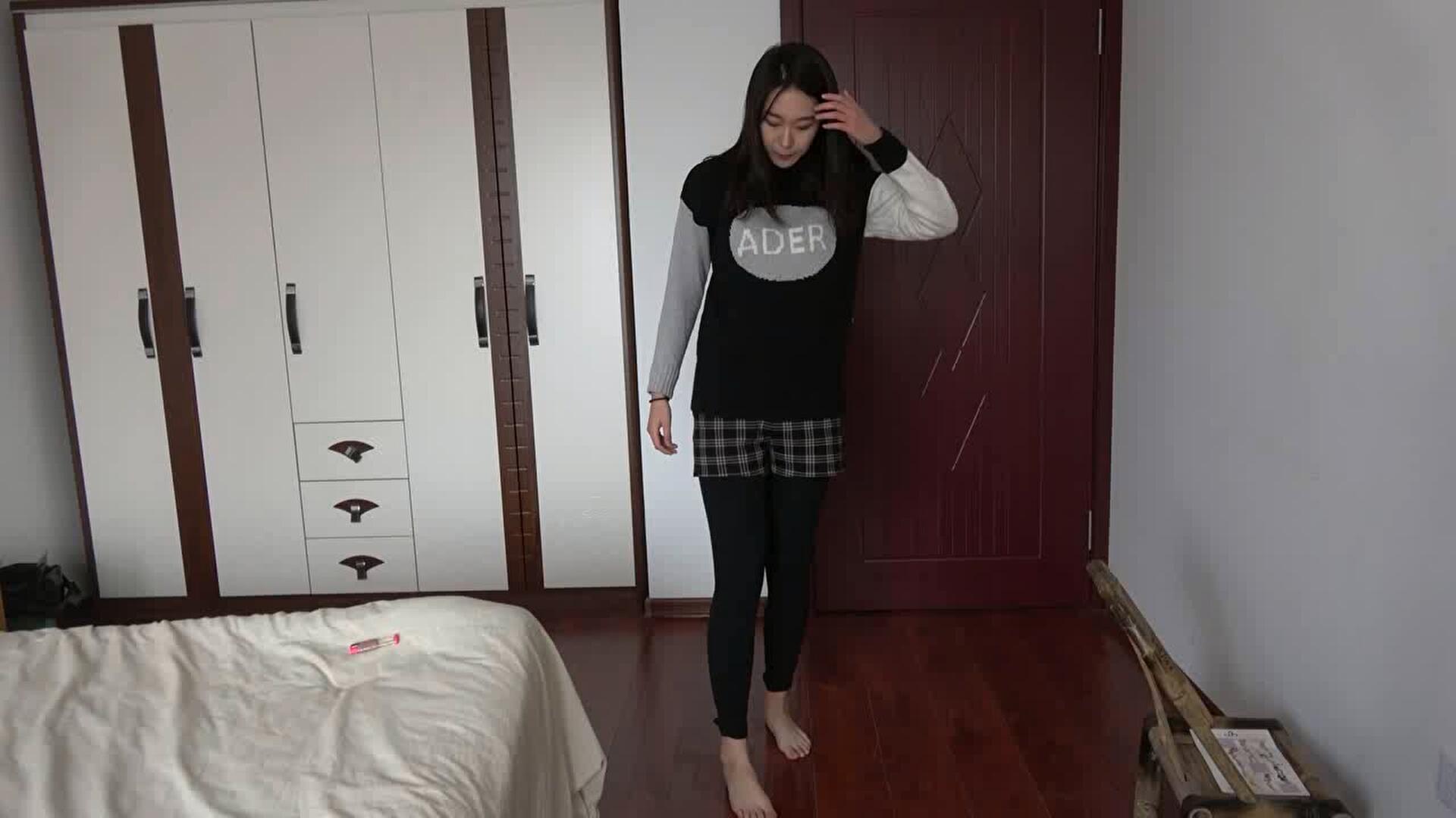 《[视频]-K&M-美女床上玉足》作品图