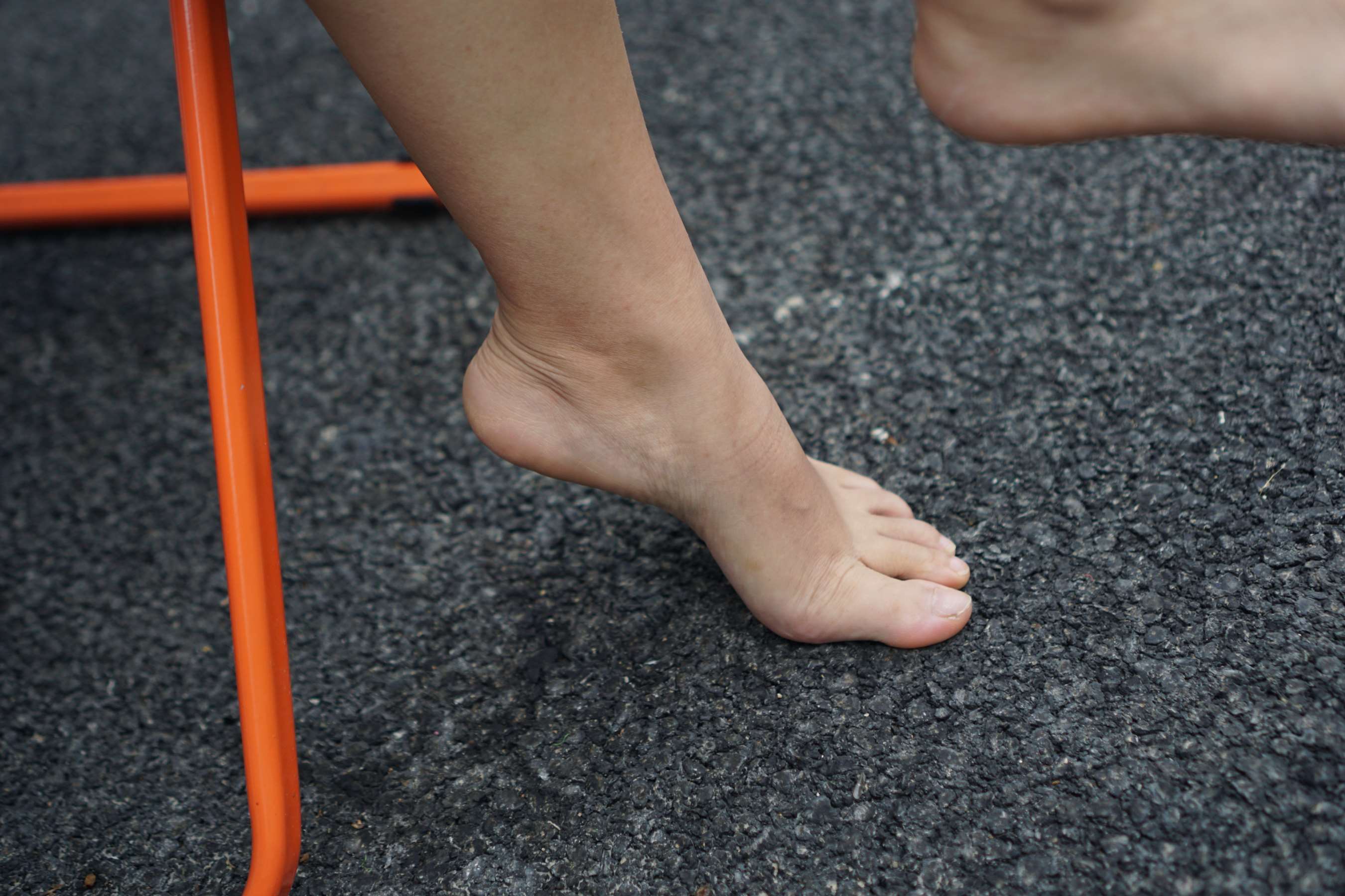 《小罗小姐姐创意园赤脚》作品图