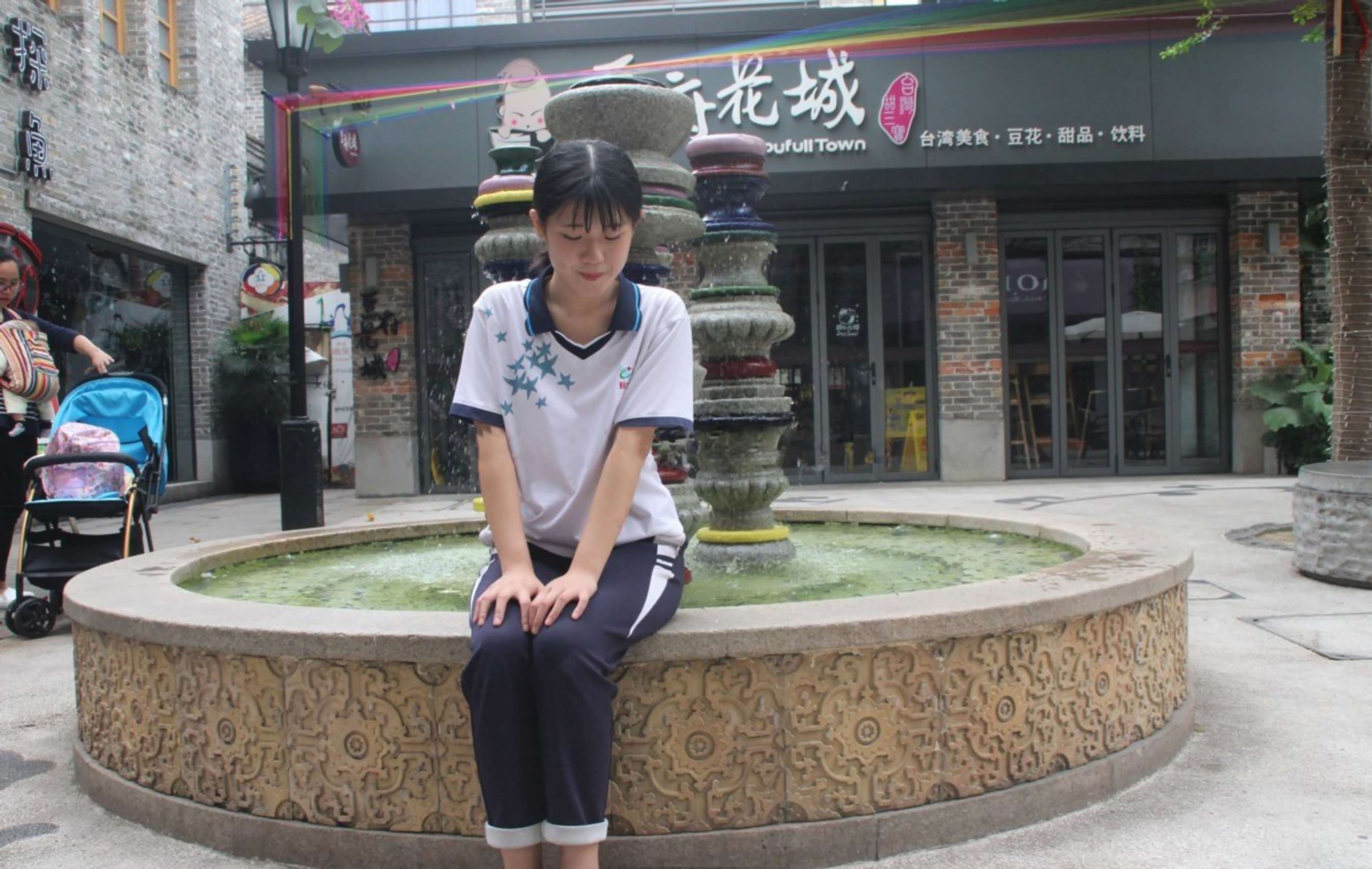 《校服滑板少女的 小嫩脚》作品图