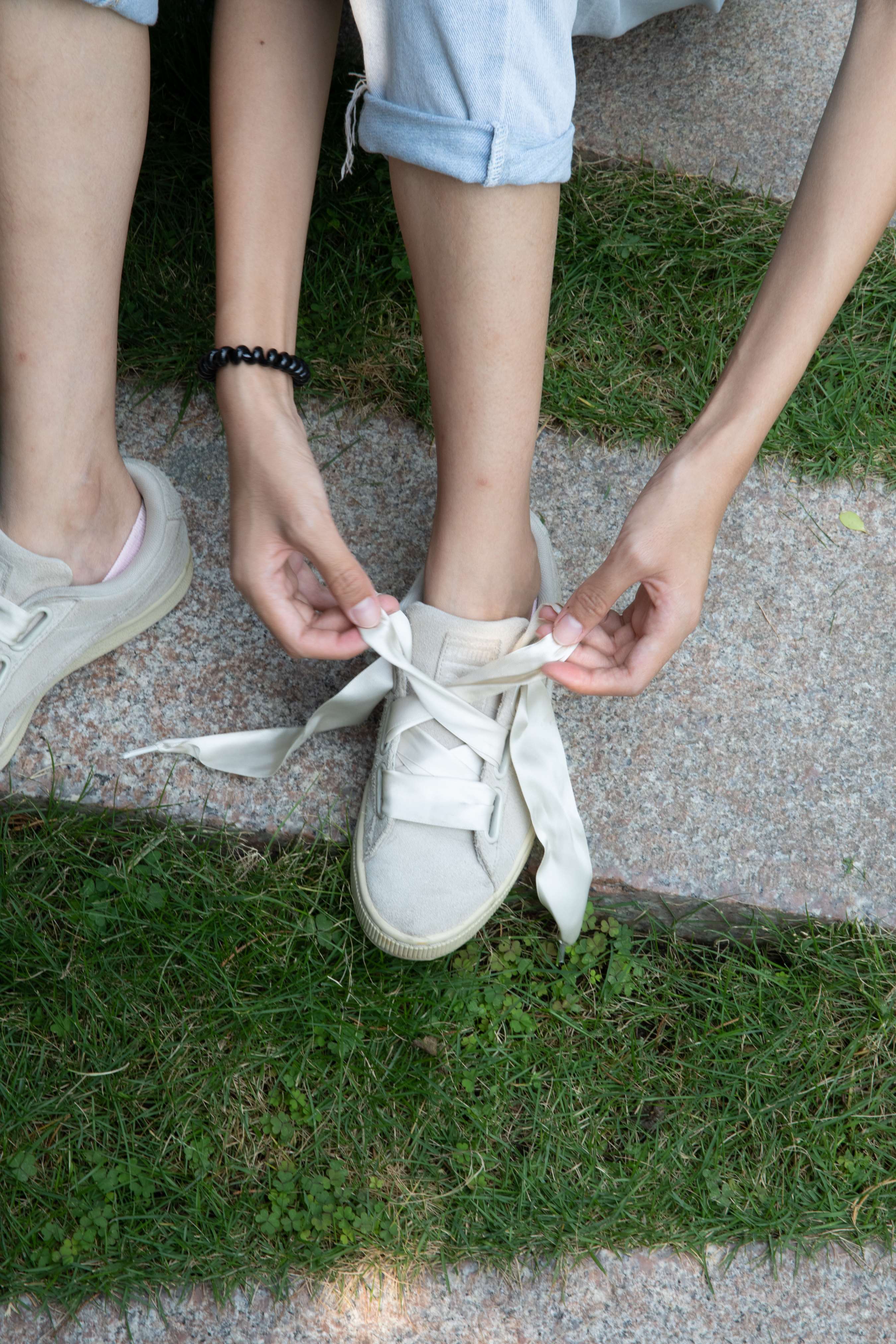 《学姐脱船袜展嫩足》作品图