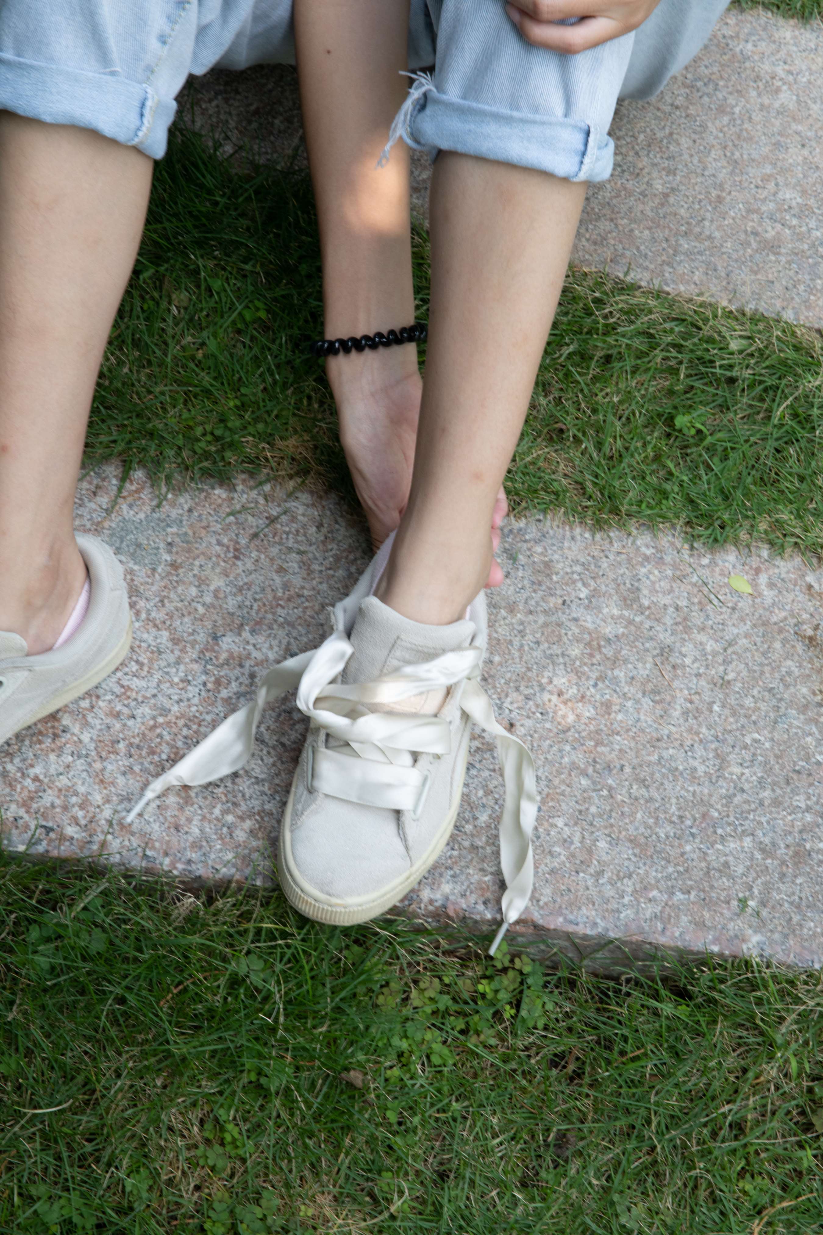 《学姐脱船袜展嫩足》作品图