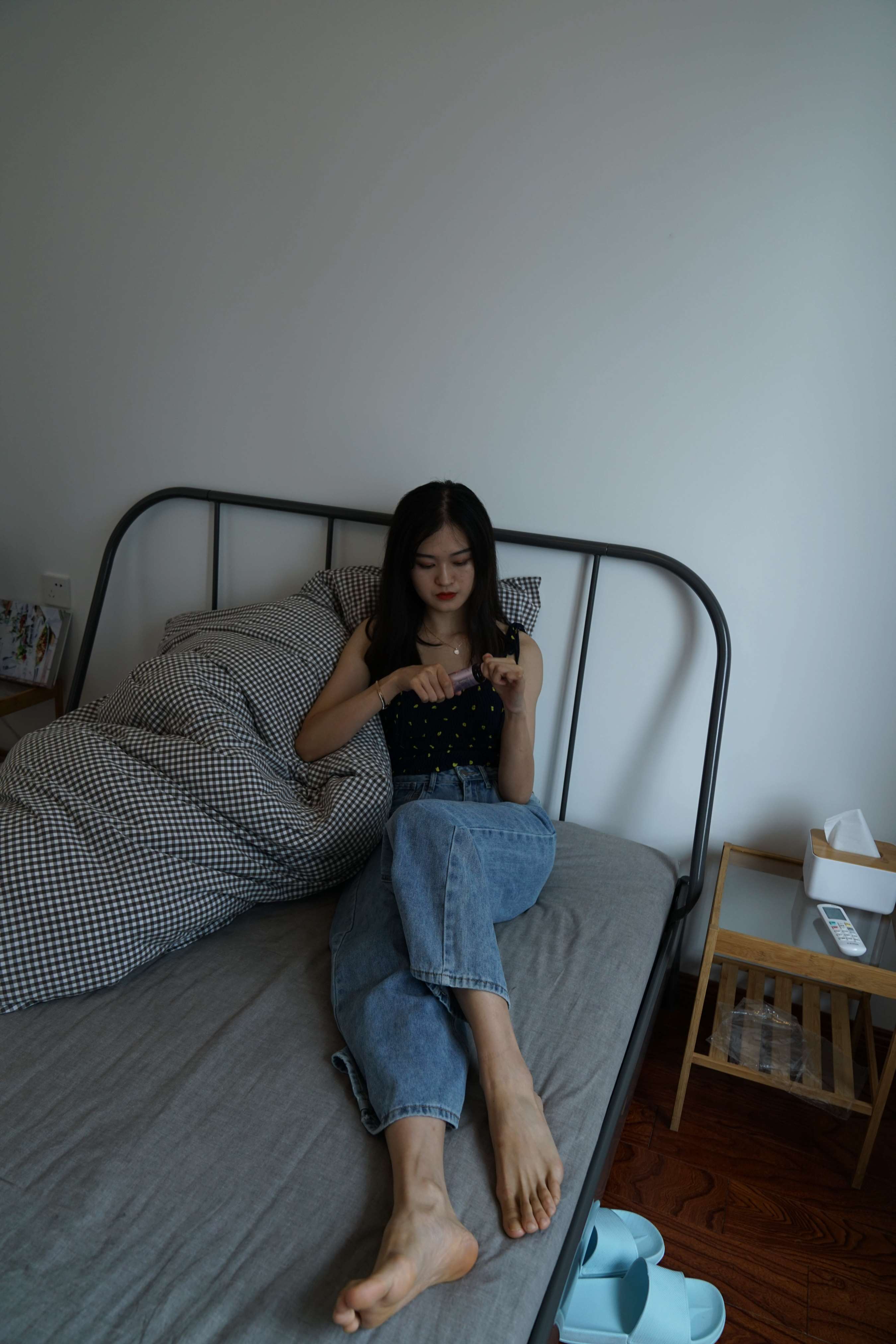 《寝室牛仔小姑娘》作品图