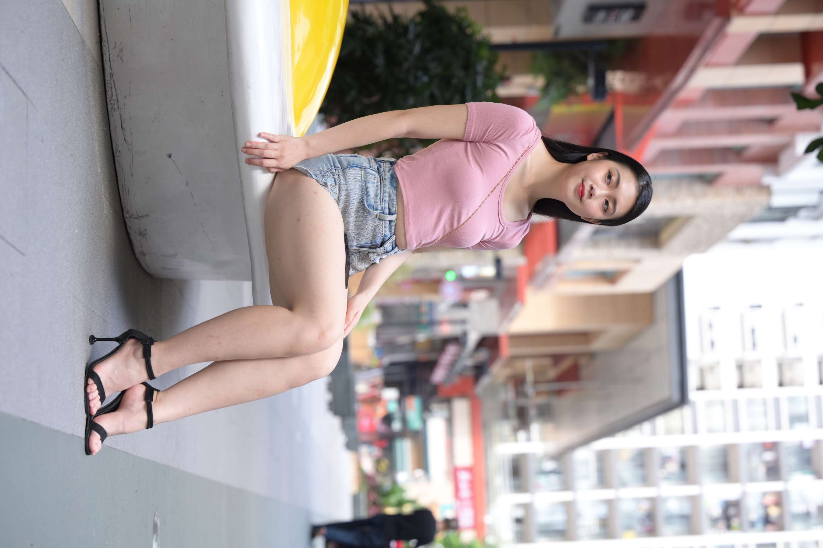 《夏日里的热裤学姐》作品图