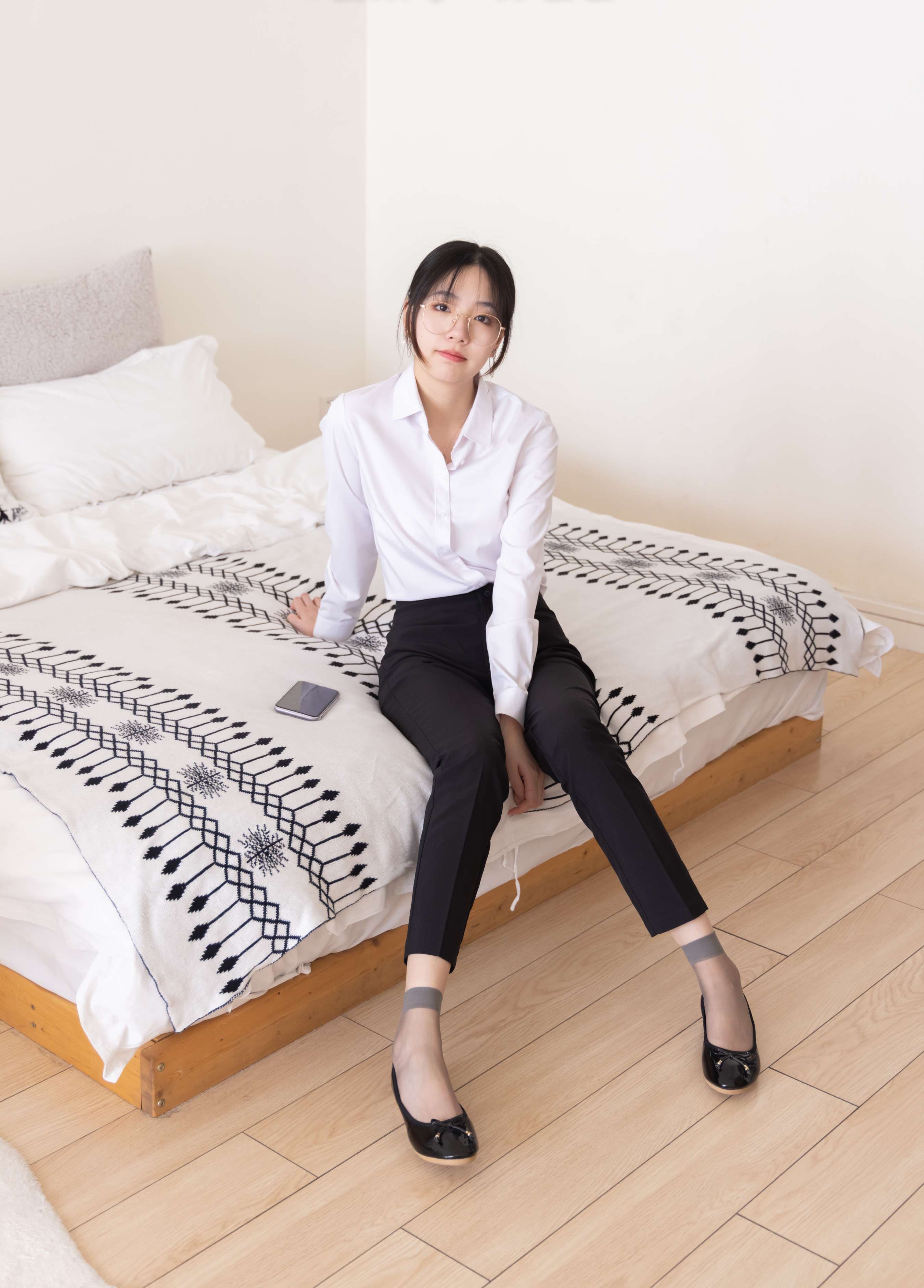 《小甜豆小姐姐平底鞋の短丝》作品图