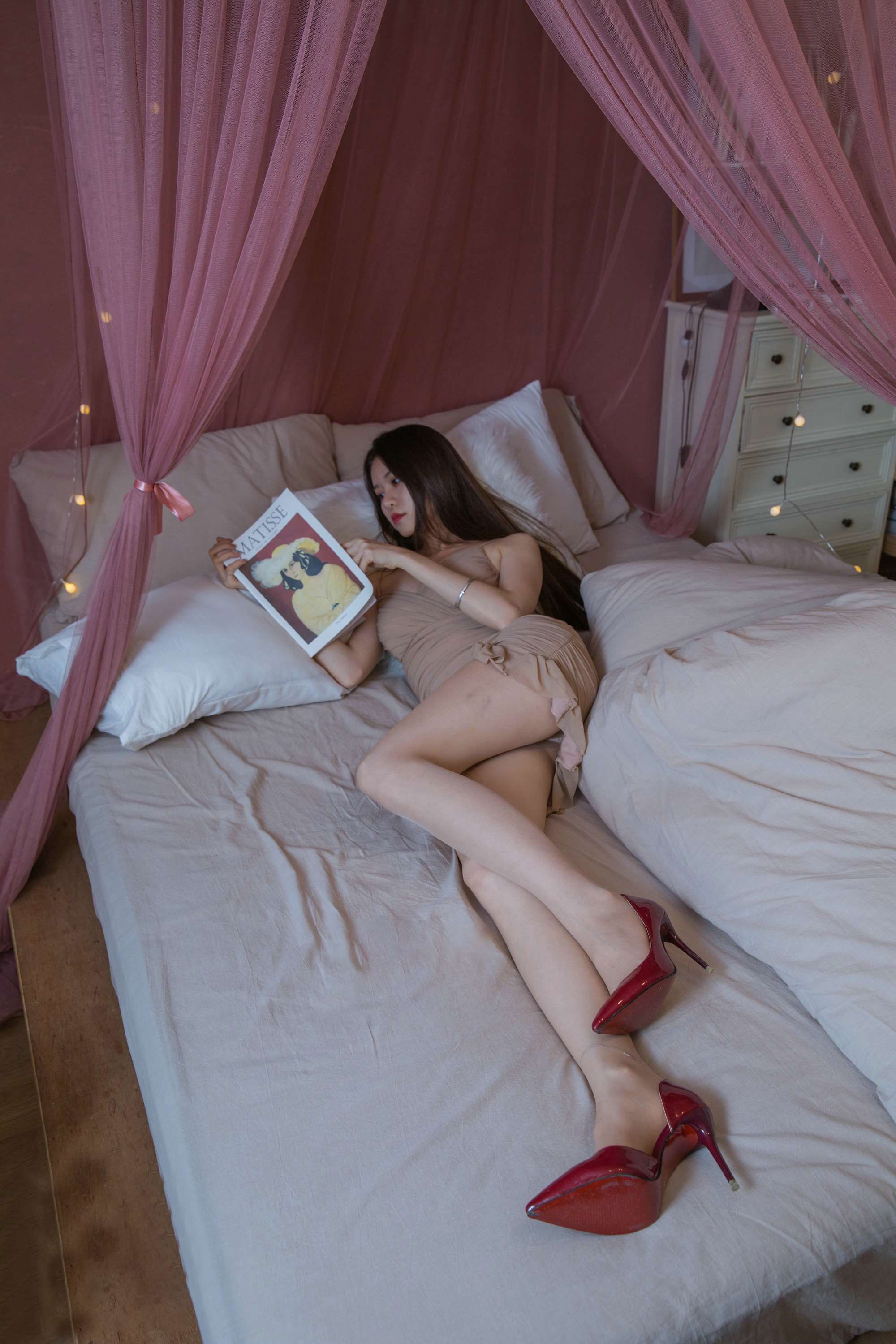 《少女红高跟の嫩足》作品图