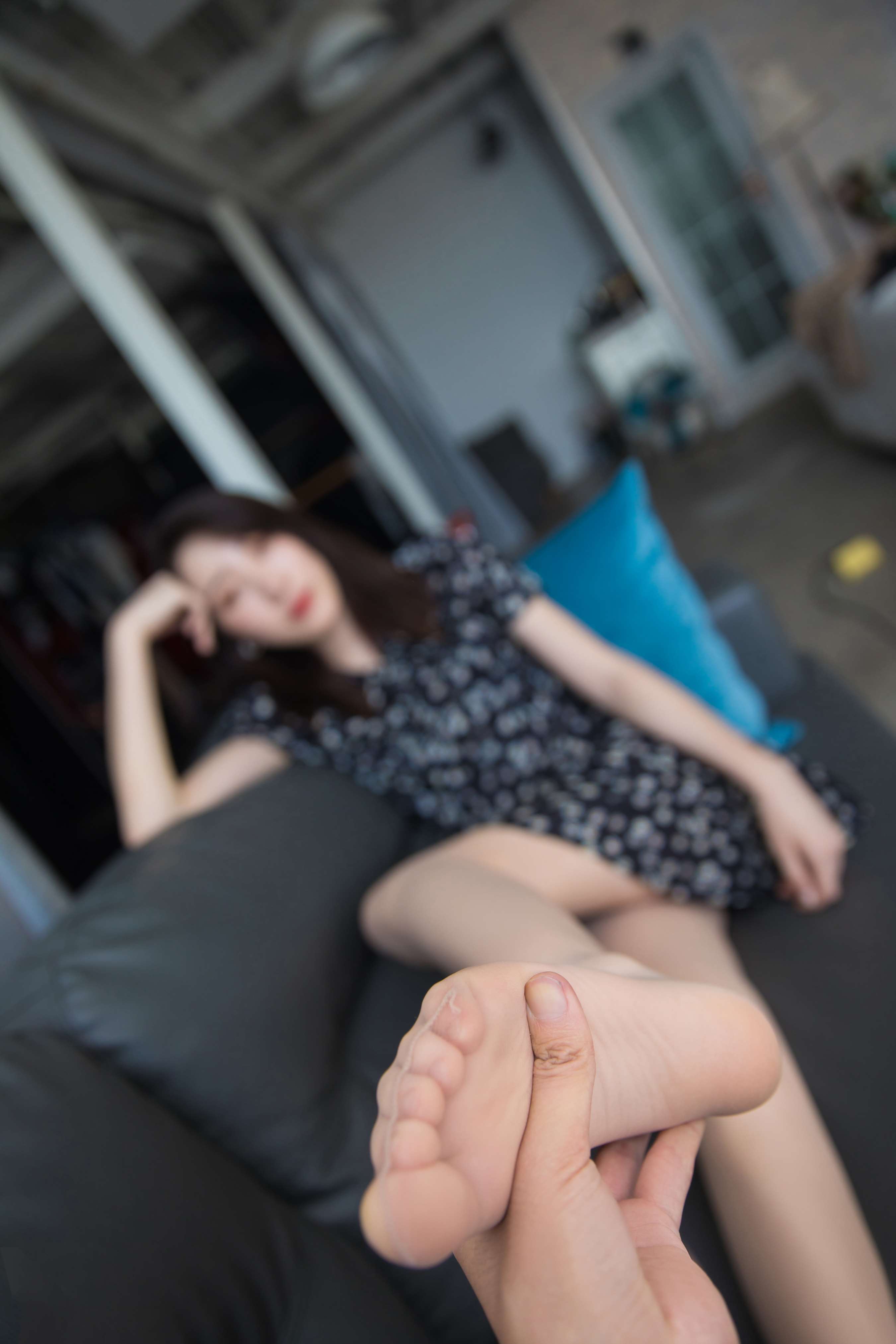 《亚茹少女的丝足》作品图