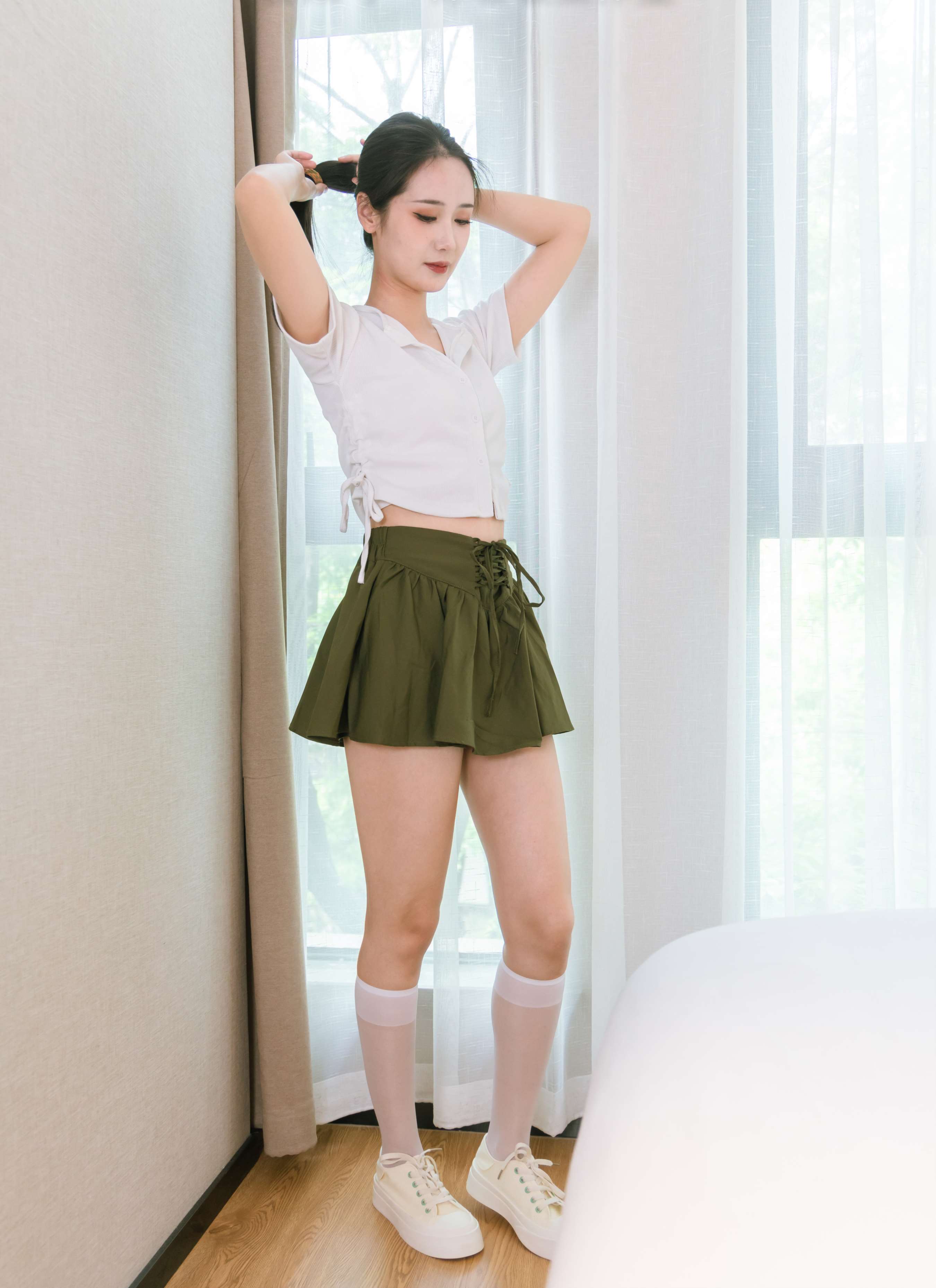 《小安小姐姐板鞋の小腿丝袜》作品图