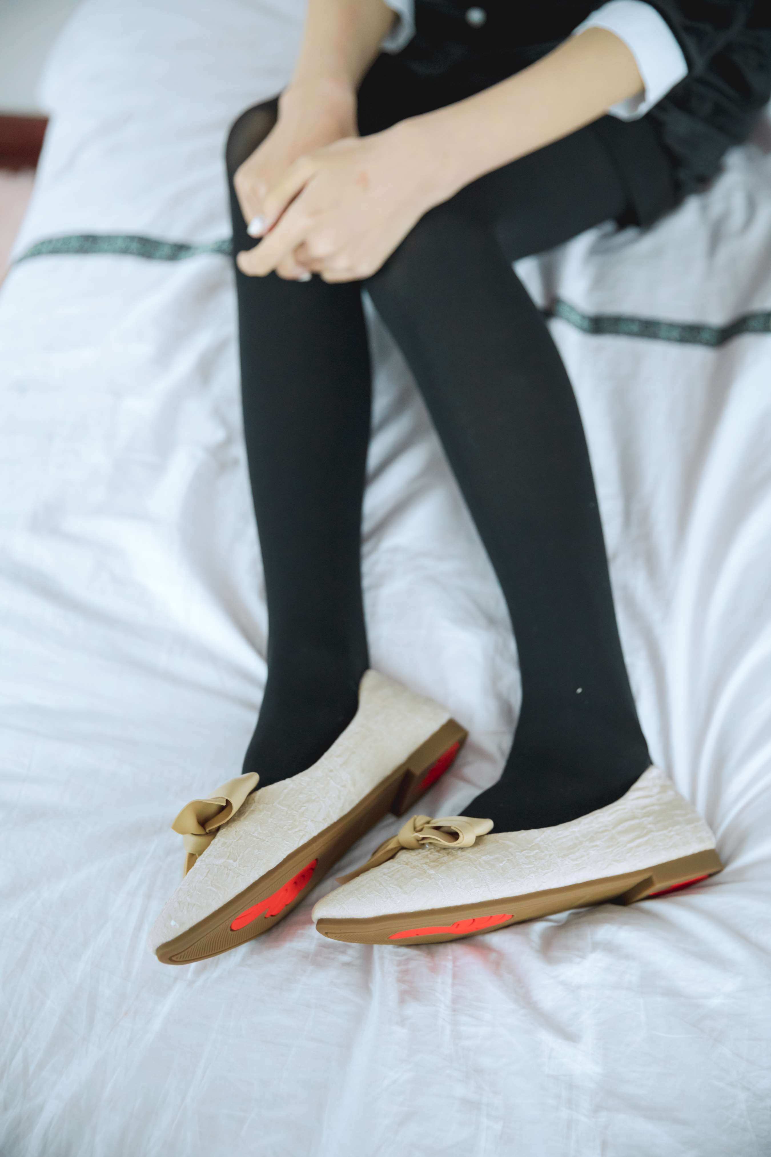 《小姐姐丝足踩香蕉》作品图