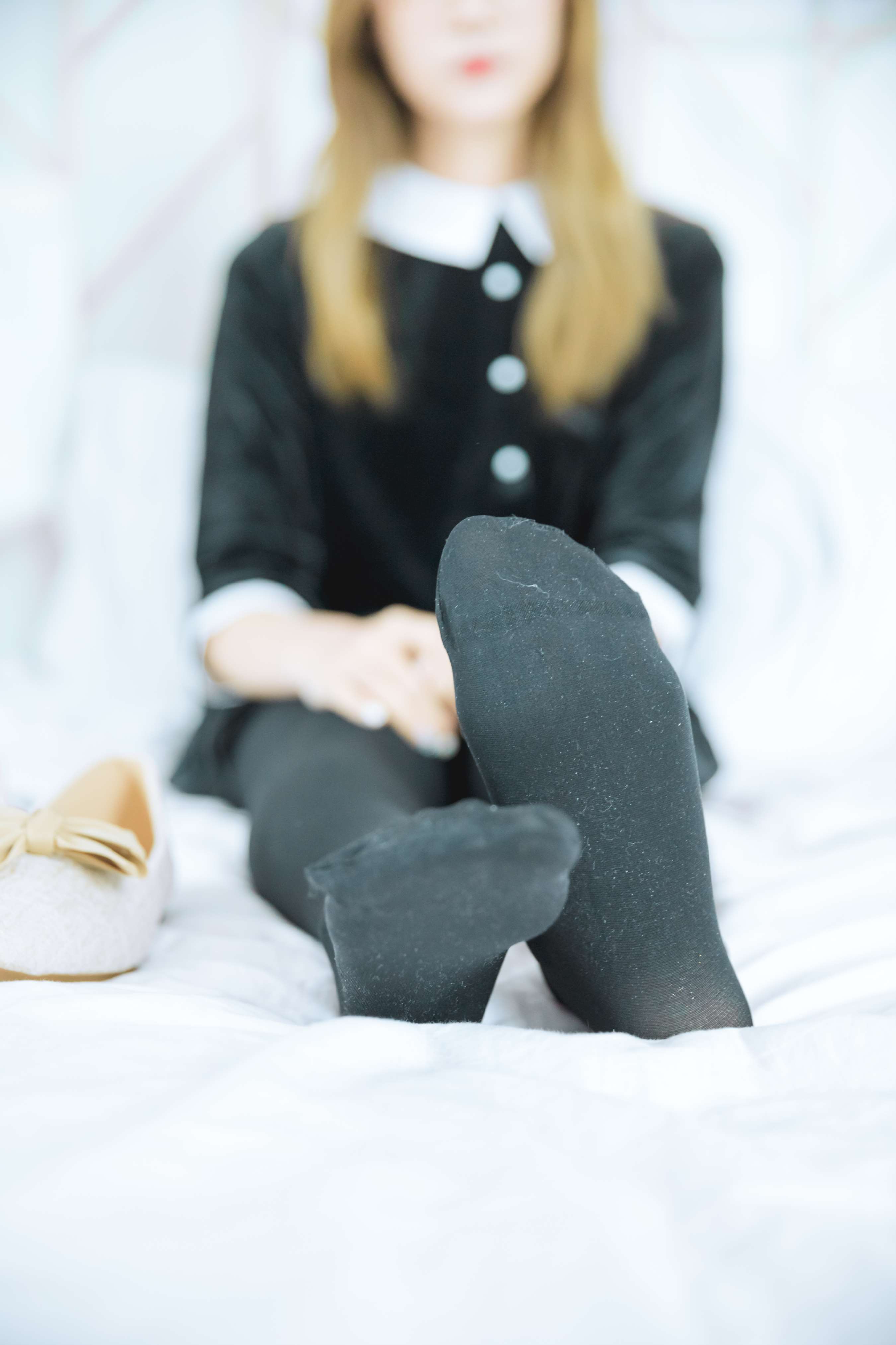 《小姐姐丝足踩香蕉》作品图