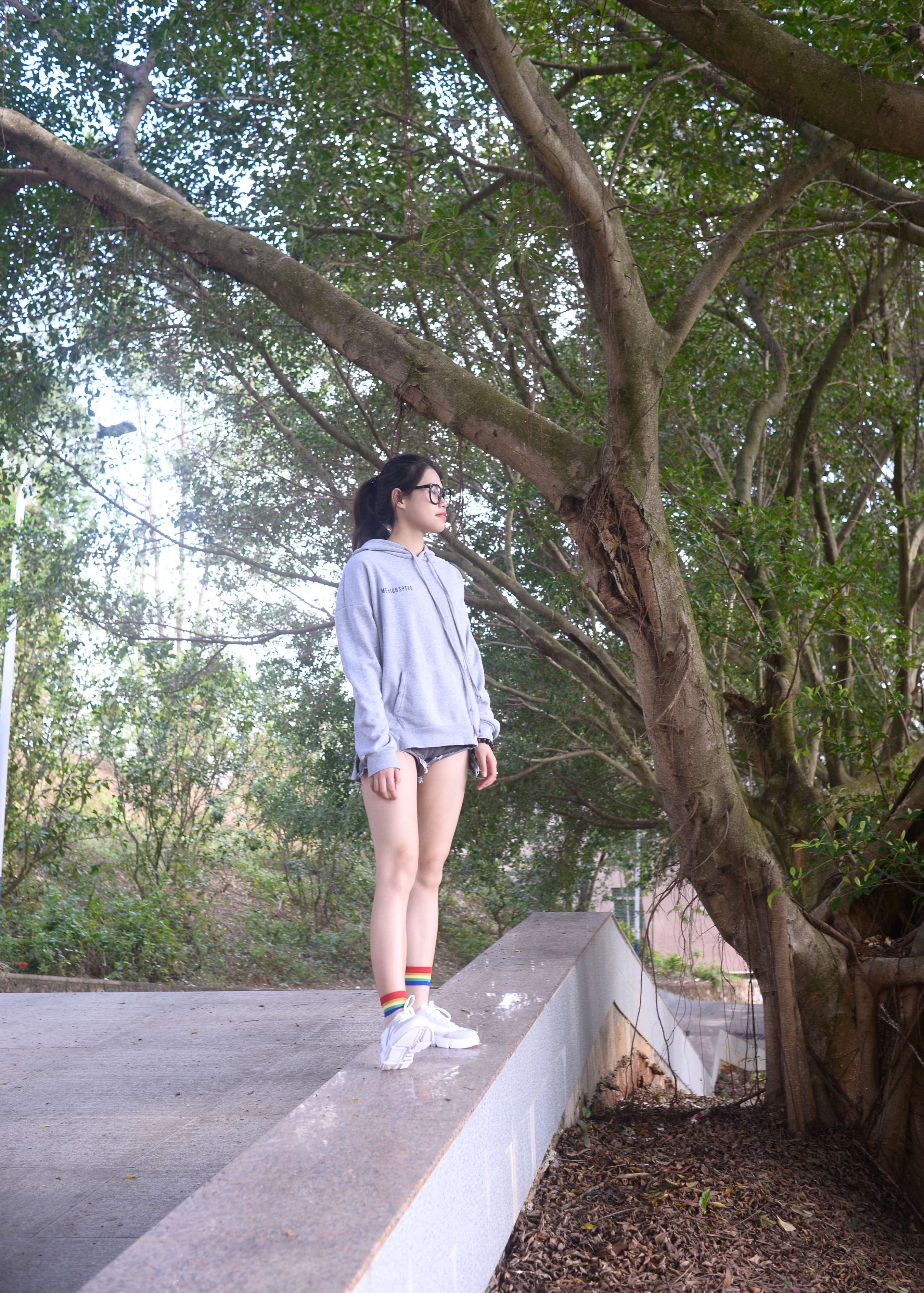 《苏瑶小姐姐 轻盈的蓝》作品图