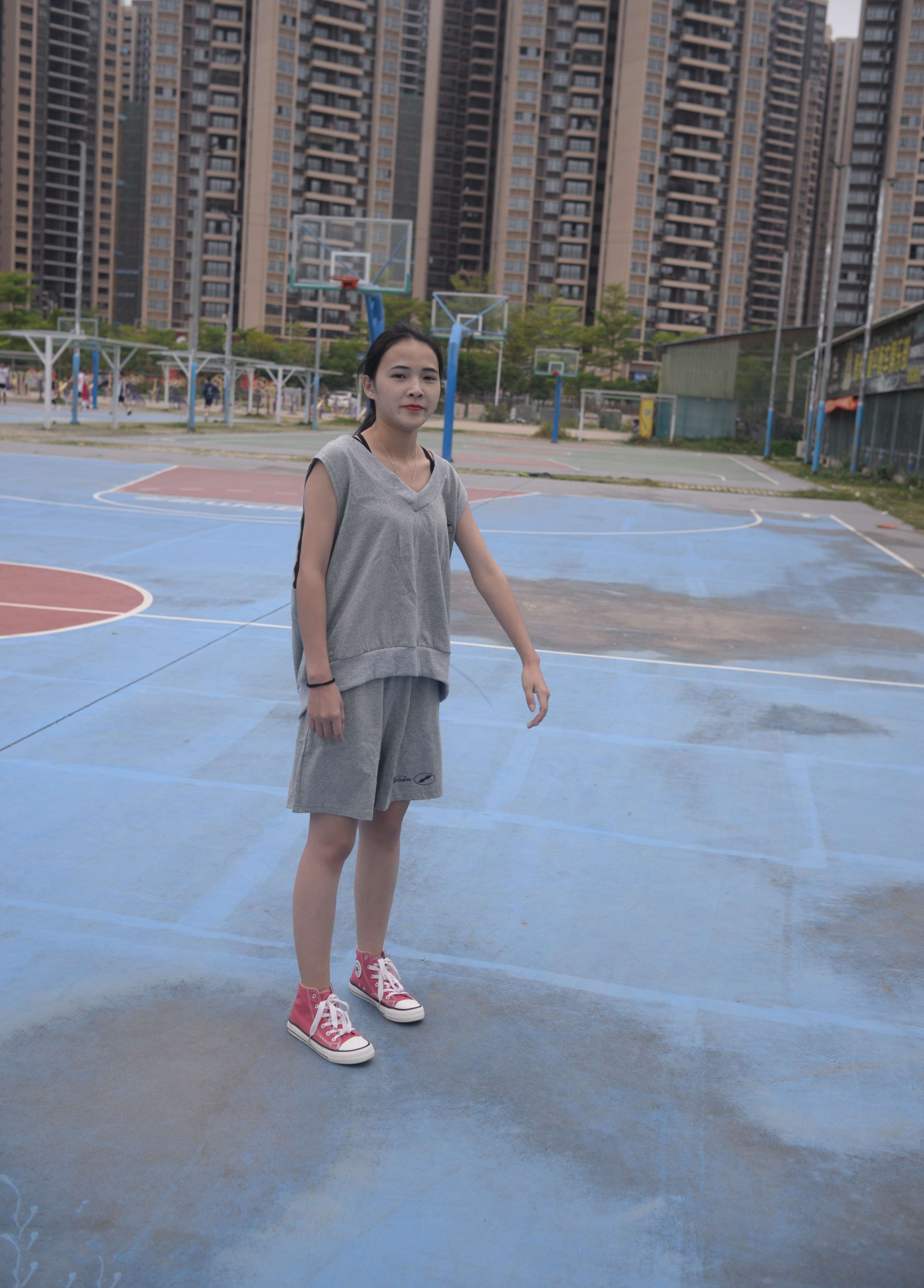 《小米酱小姑娘 好看的锁骨千篇一律 》作品图