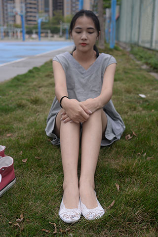 小米酱小姑娘 好看的锁骨千篇一律 