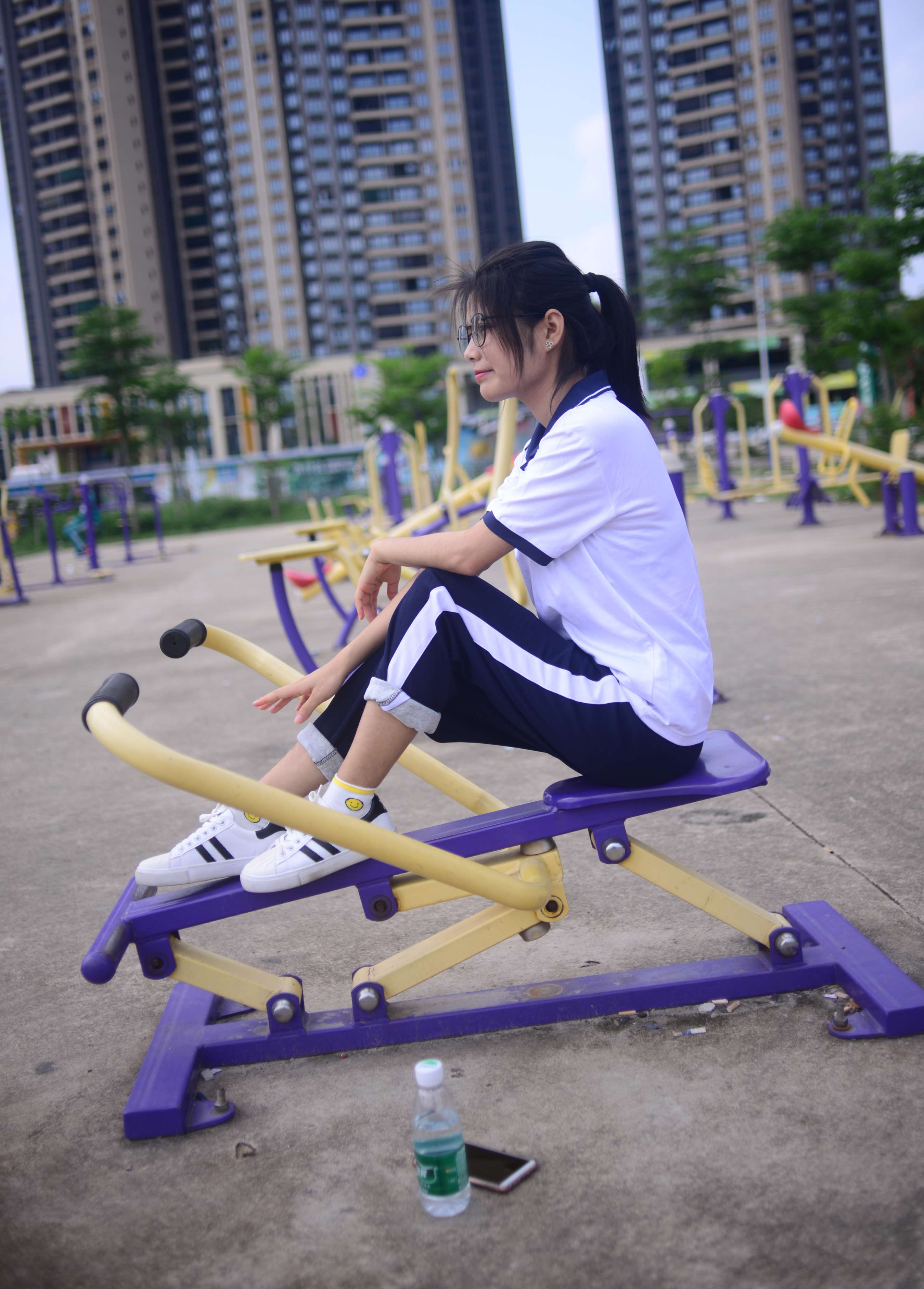 《谢圆少女 奶茶多加糖》作品图