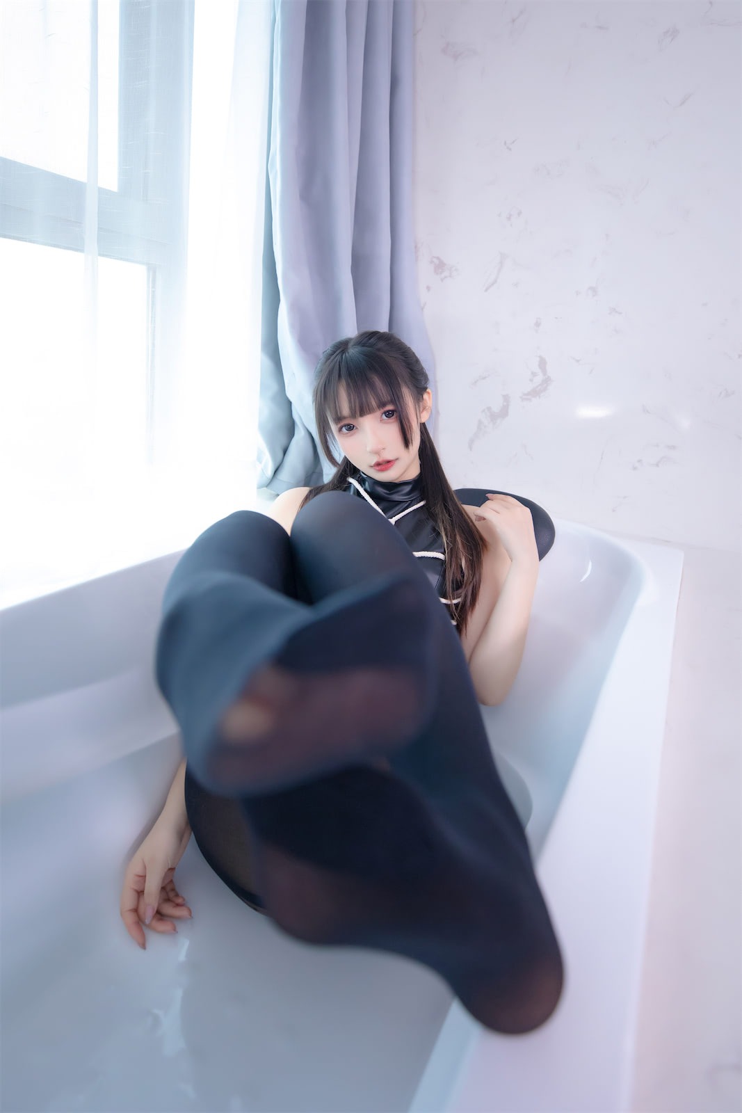 《夏日戏水》作品图