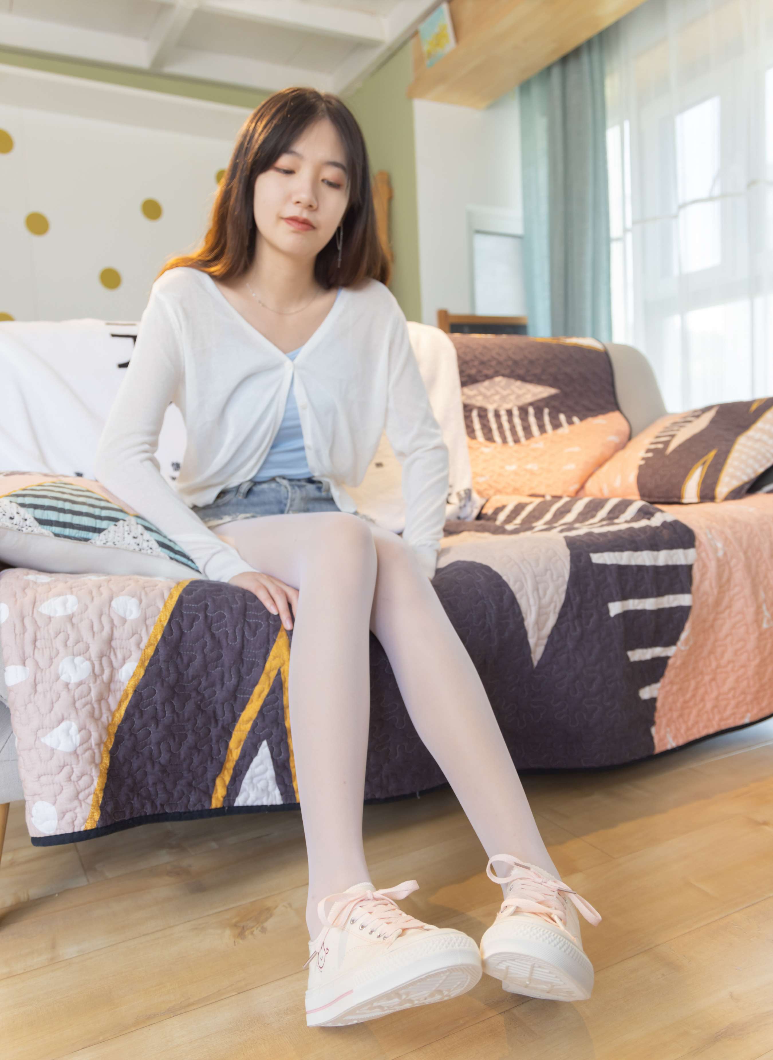 《小甜豆小姐姐板鞋の白丝脚》作品图