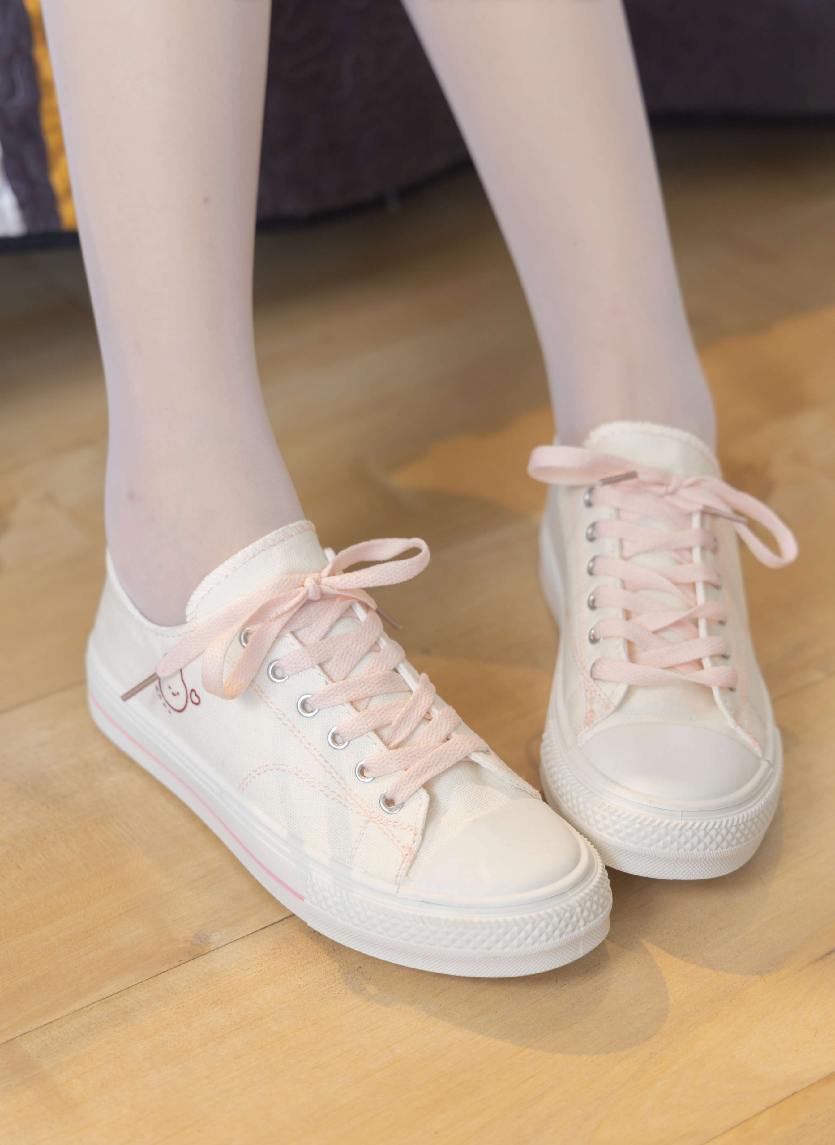 《小甜豆小姐姐板鞋の白丝脚》作品图