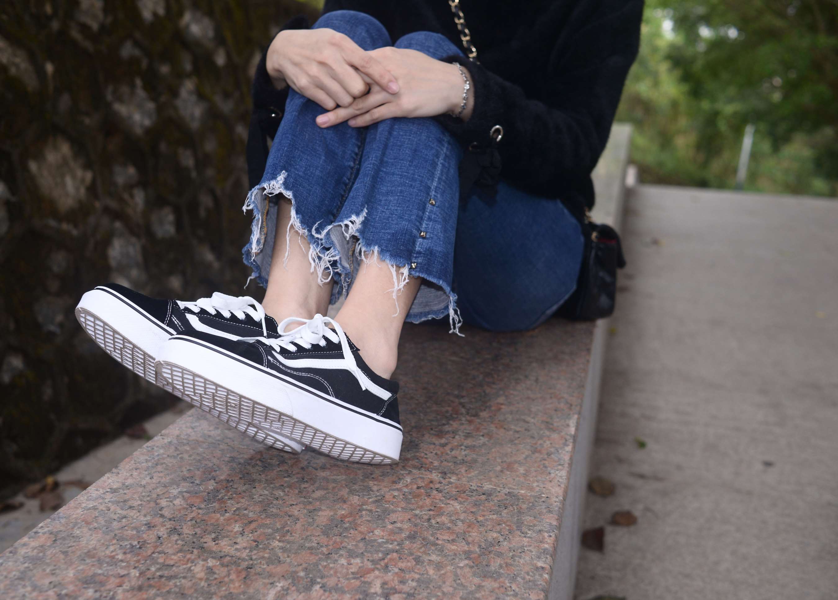 《杏子小姐姐-夜雨初停的早晨》作品图