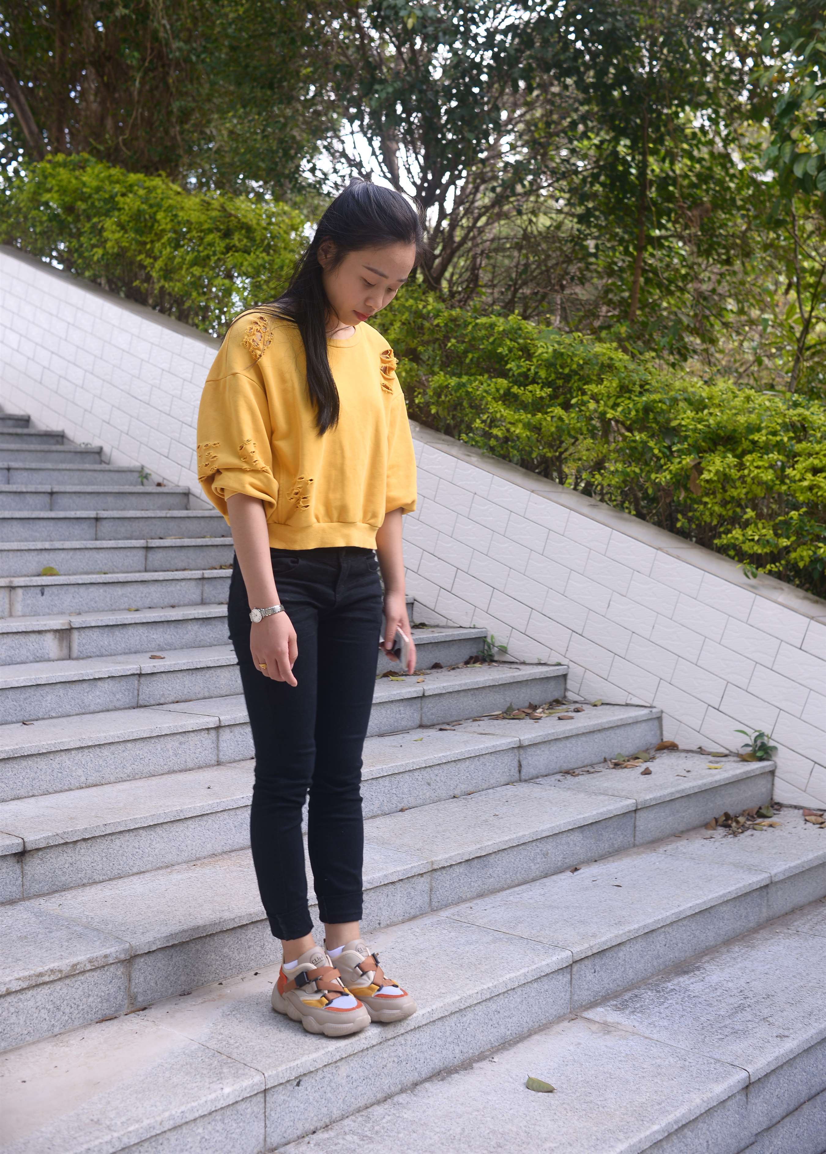 《芊芊小姐姐 草木对光阴的钟情》作品图