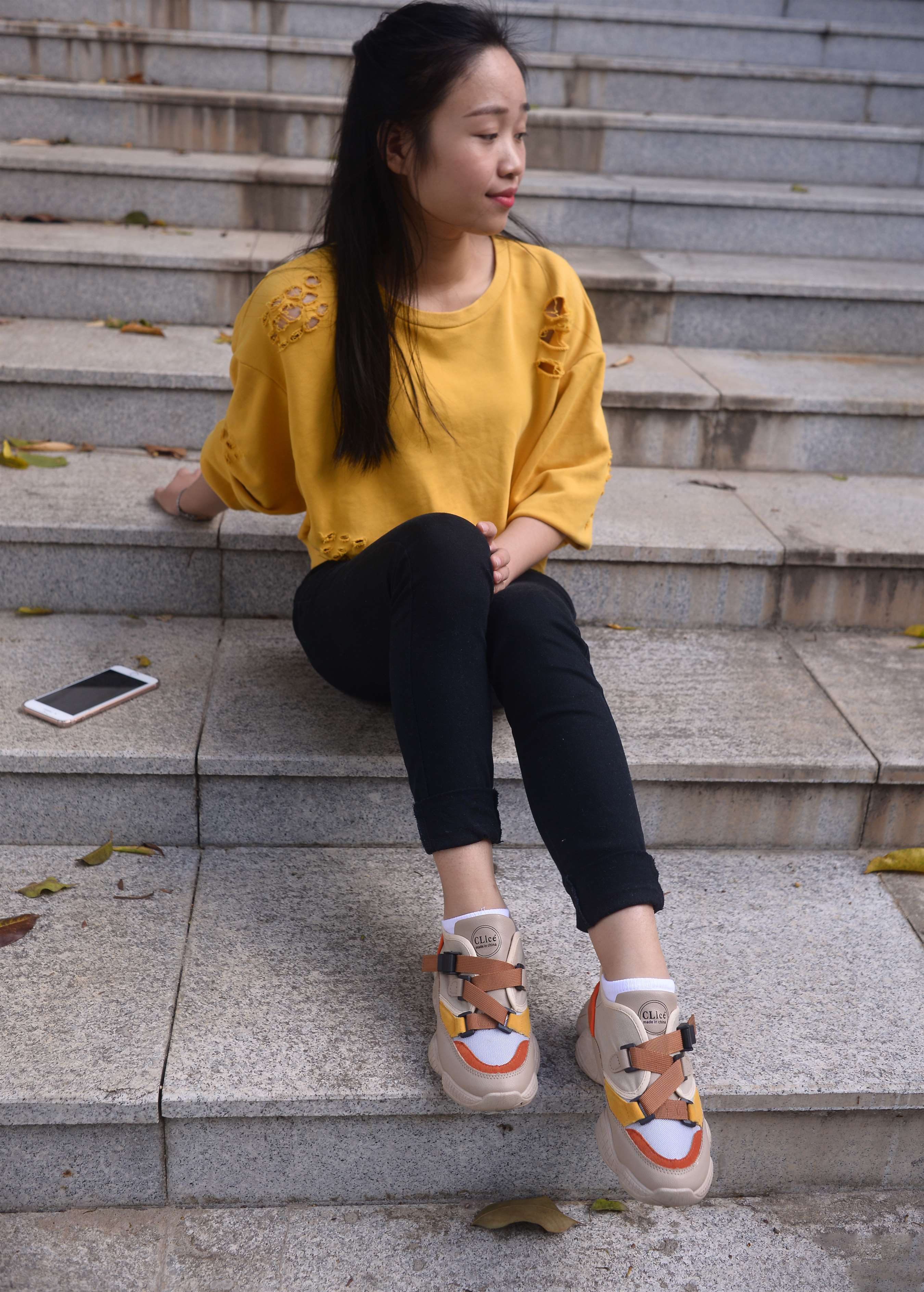 《芊芊小姐姐 草木对光阴的钟情》作品图