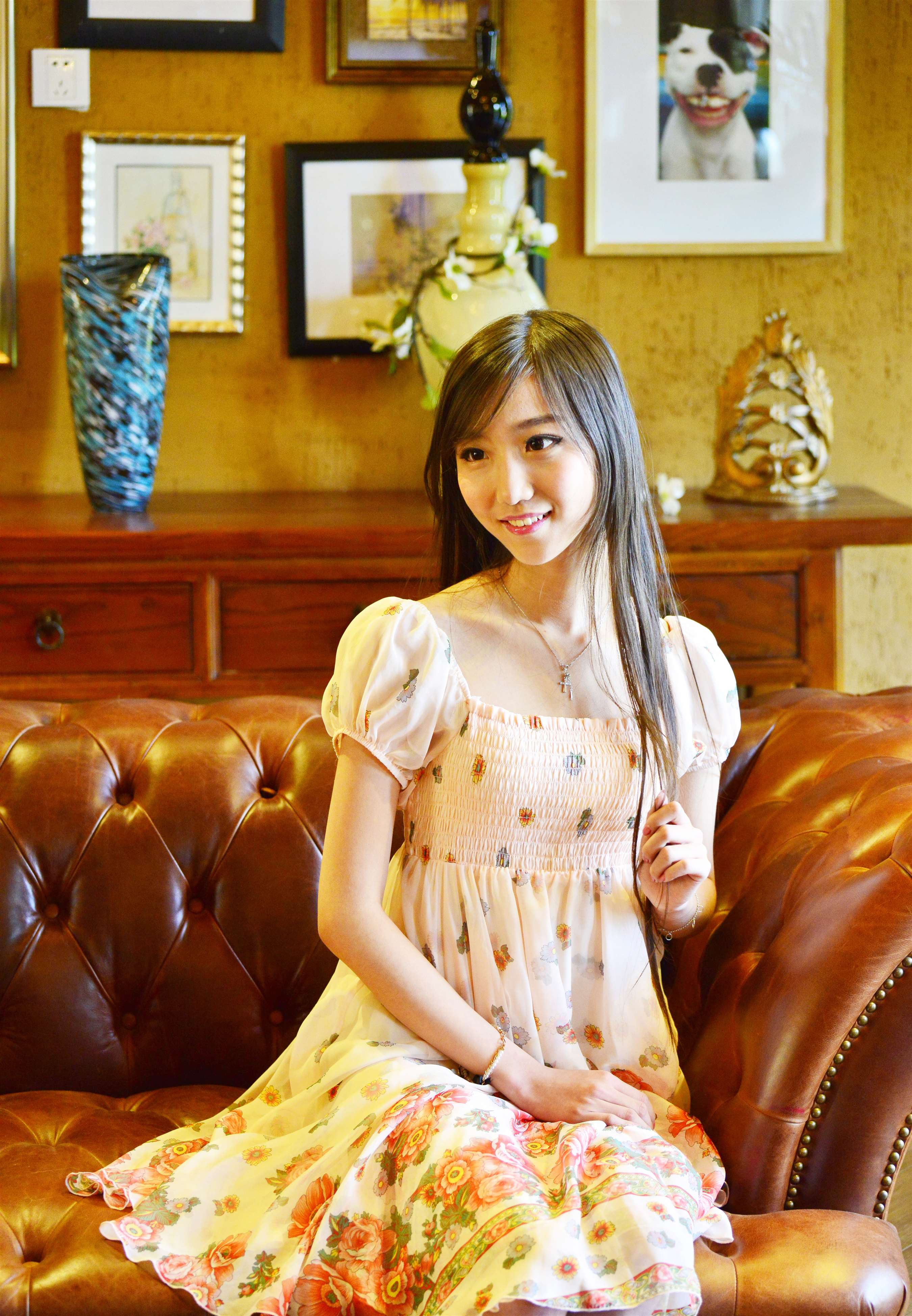 《小姐姐休闲时光》作品图