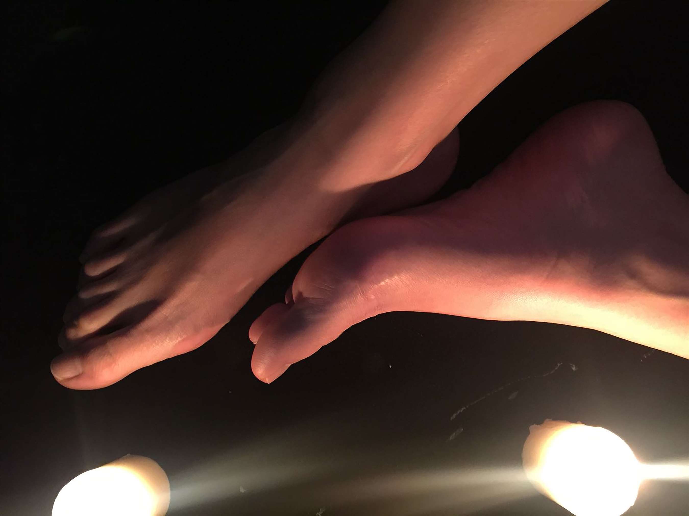 《小姐姐蜡烛嫩足》作品图