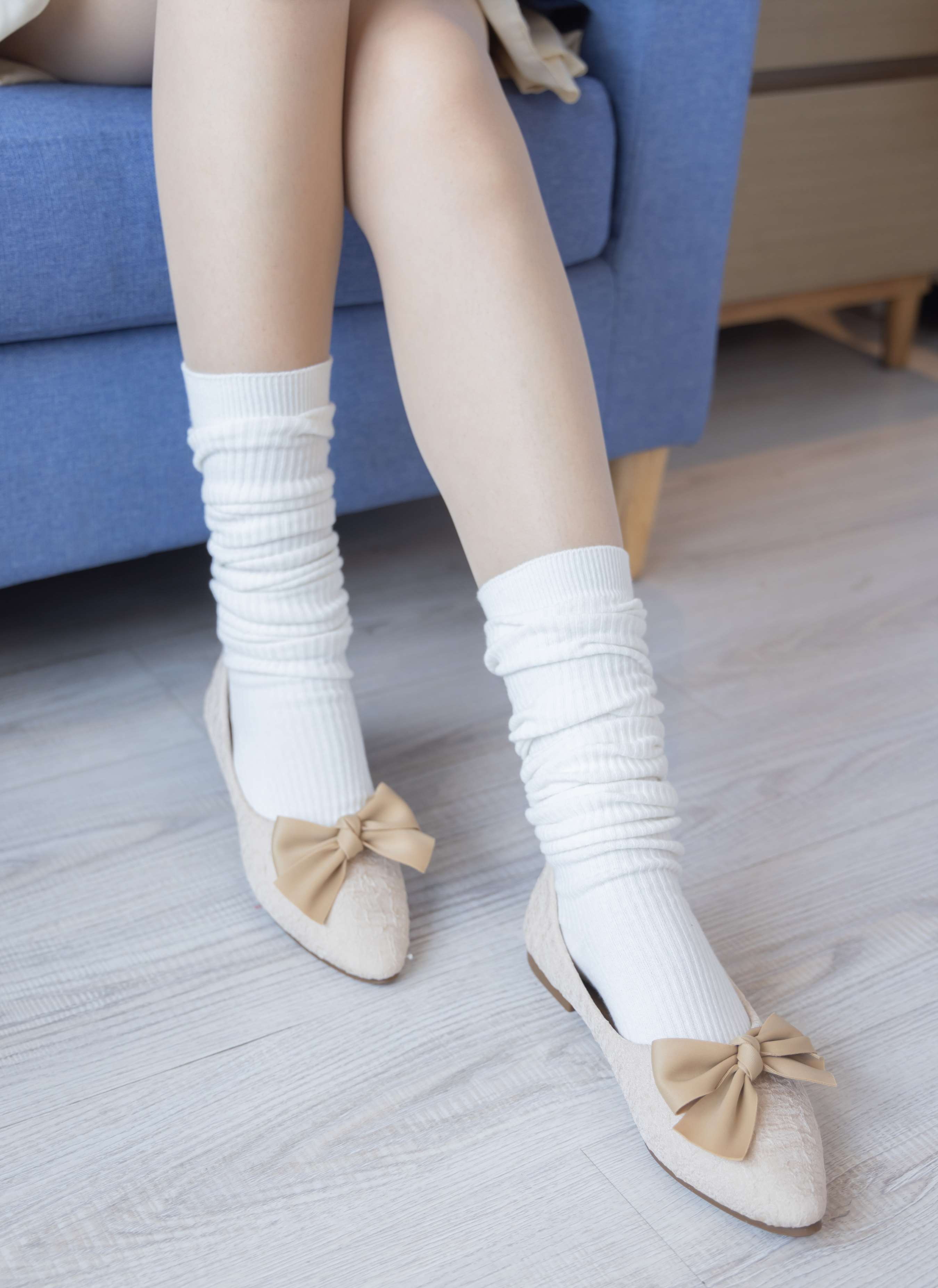 《小安平底鞋の白棉袜套肉丝》作品图