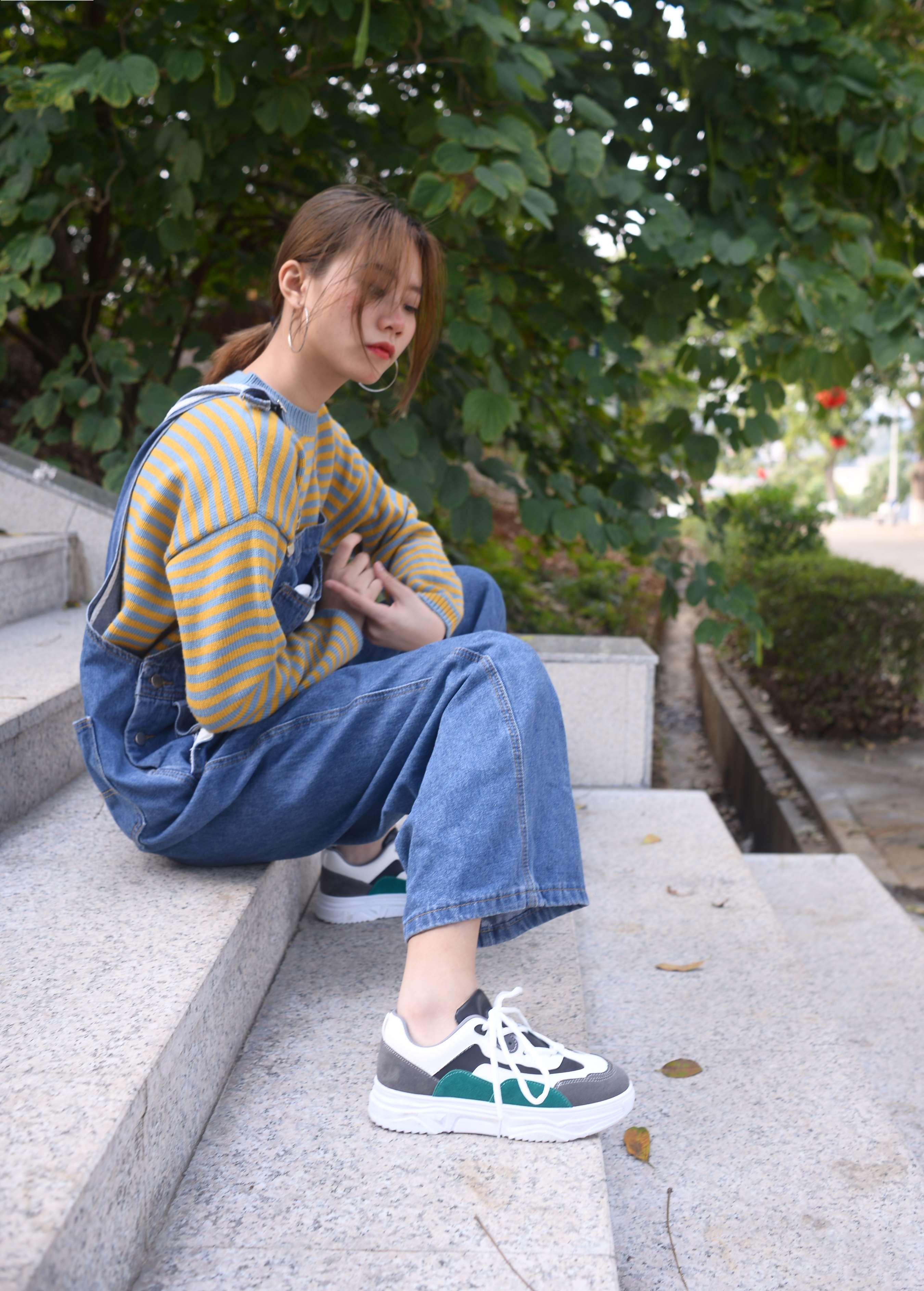 《彤彤-春山如黛草如烟》作品图