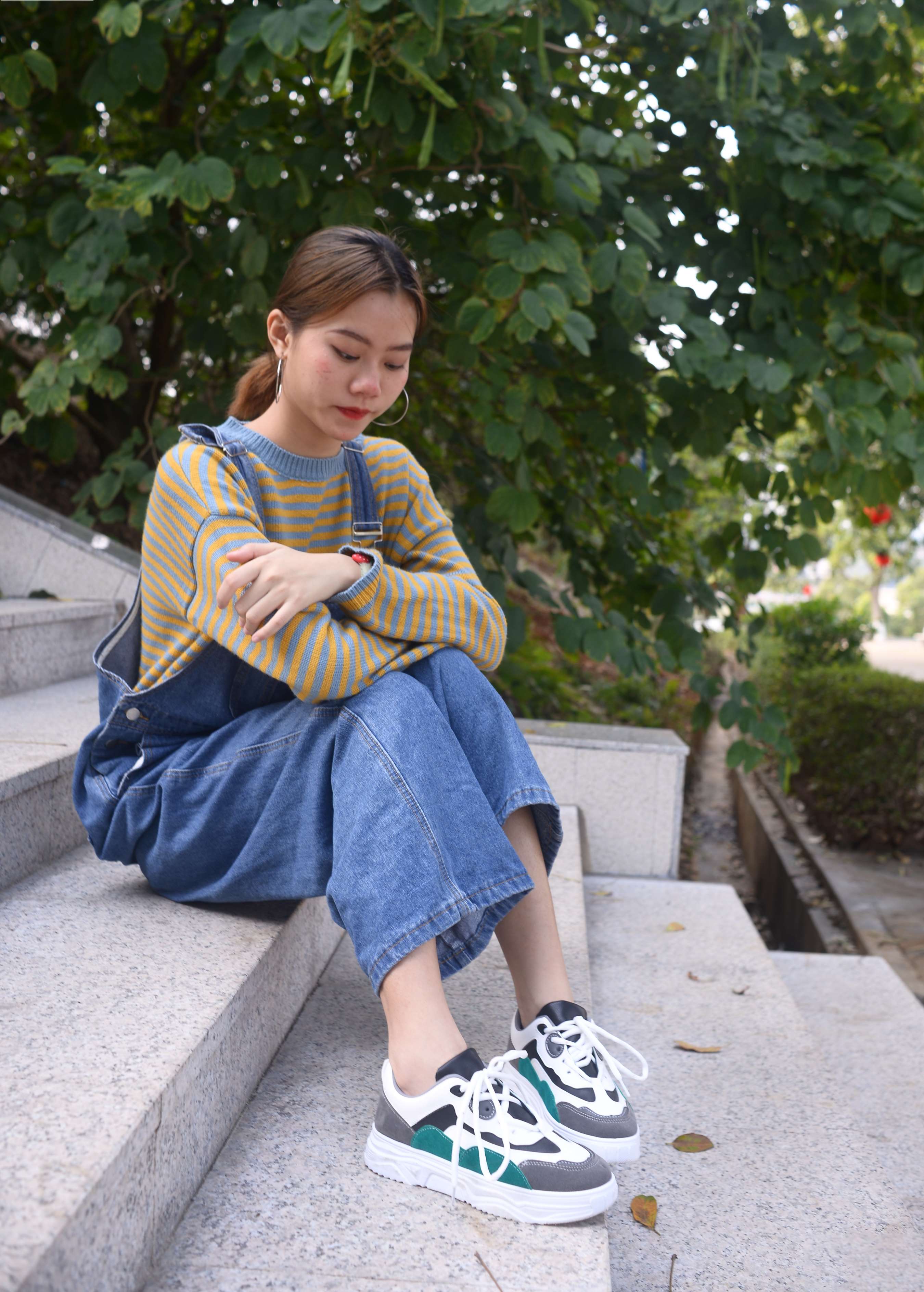 《彤彤-春山如黛草如烟》作品图