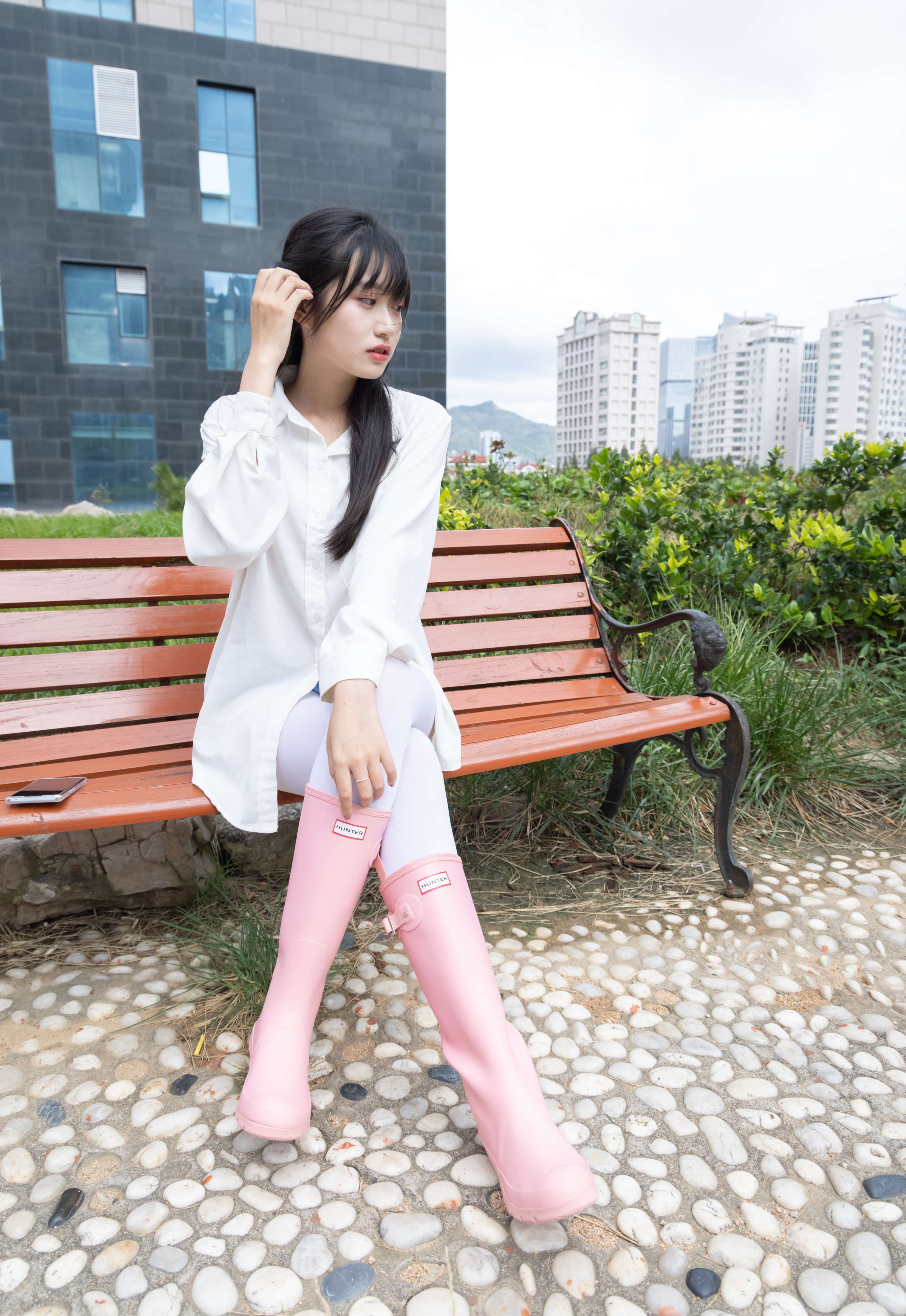 《小敏雨靴の白丝袜》作品图