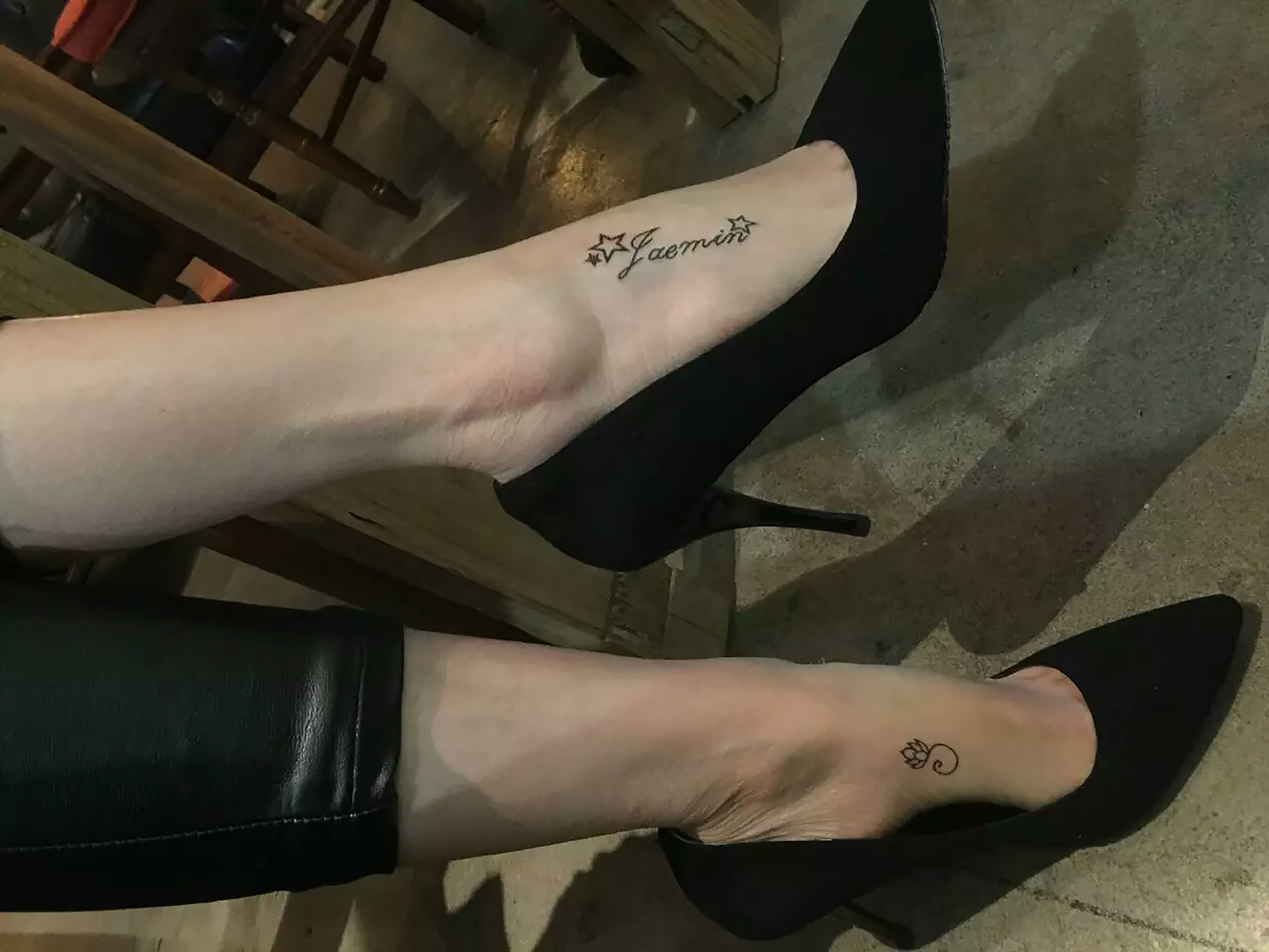 《少女黑甲の嫩足》作品图