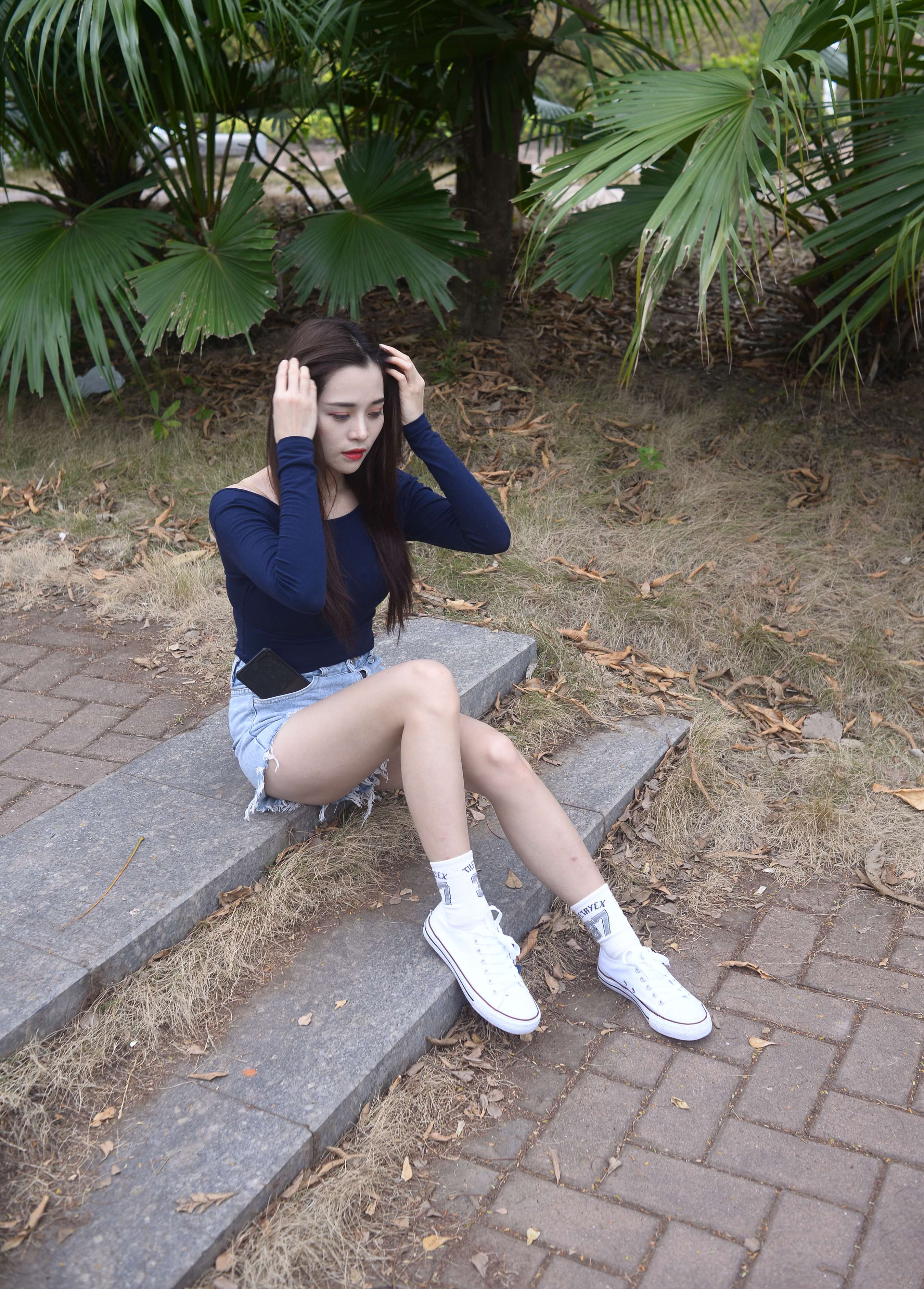 《文文 人潮里不知所措》作品图